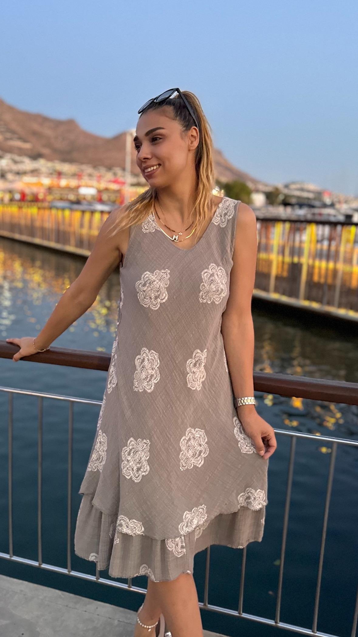 İthal Desen Elbise Kolsuz 
