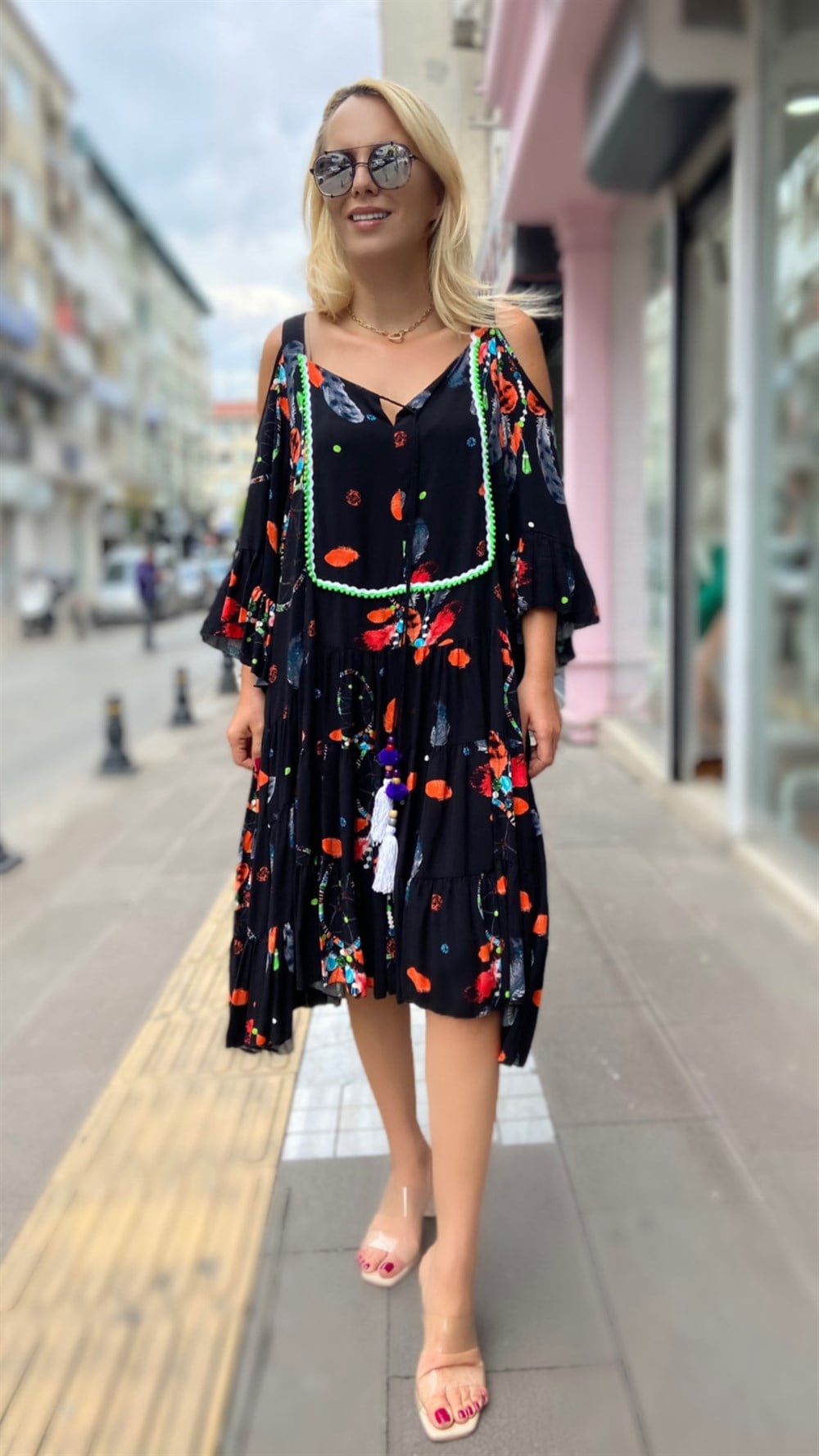 Kol Detaylı Elbise 