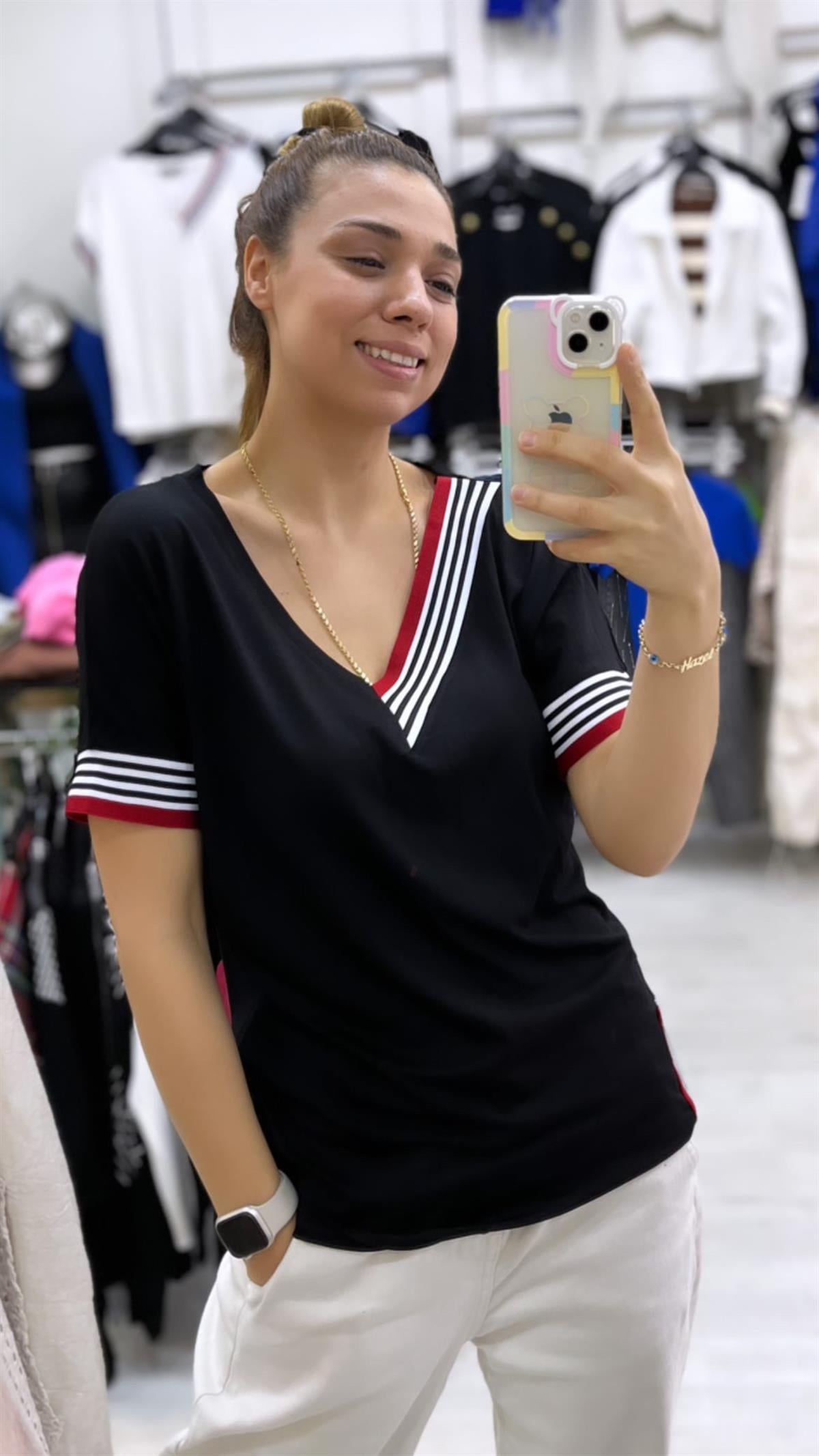 Kolları Çizgili Tshirt