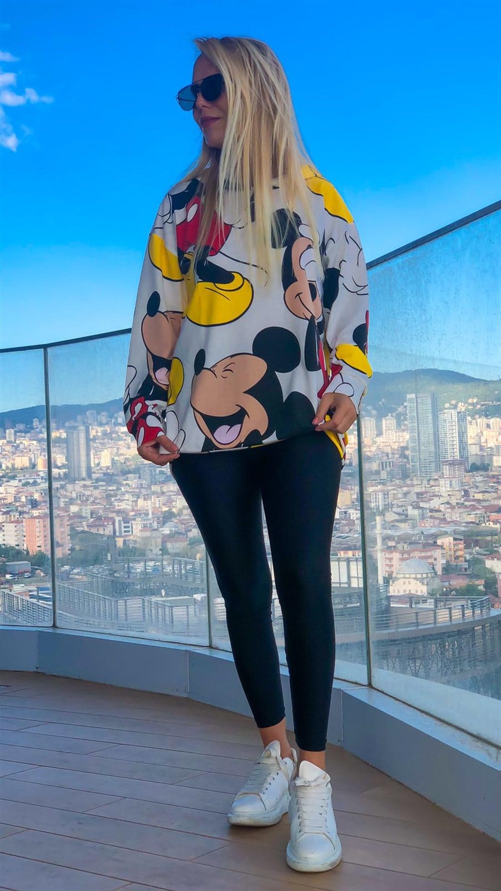 Mickey Kapşonlu Sweatshirt