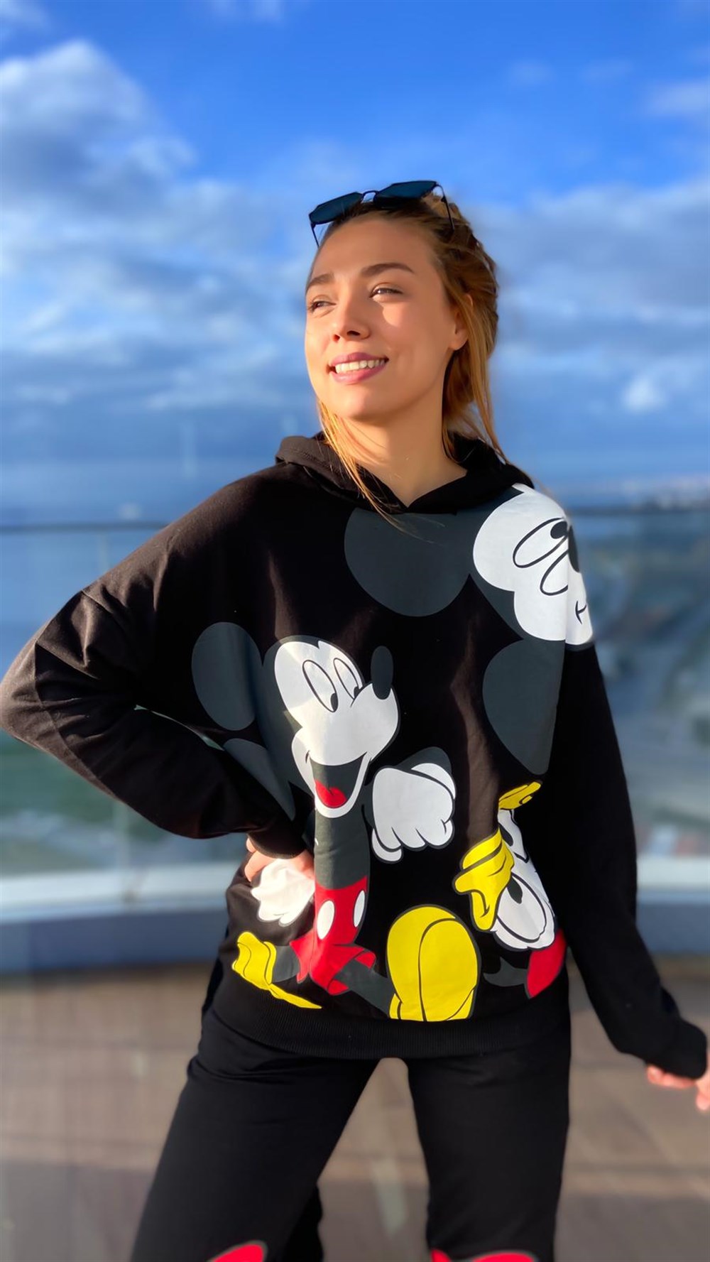 Noce Mickey Takım