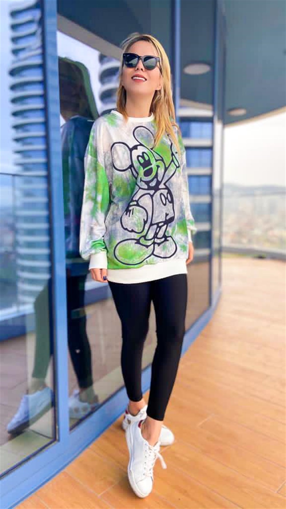 Önü Taşlı Mickey Triko Sweat