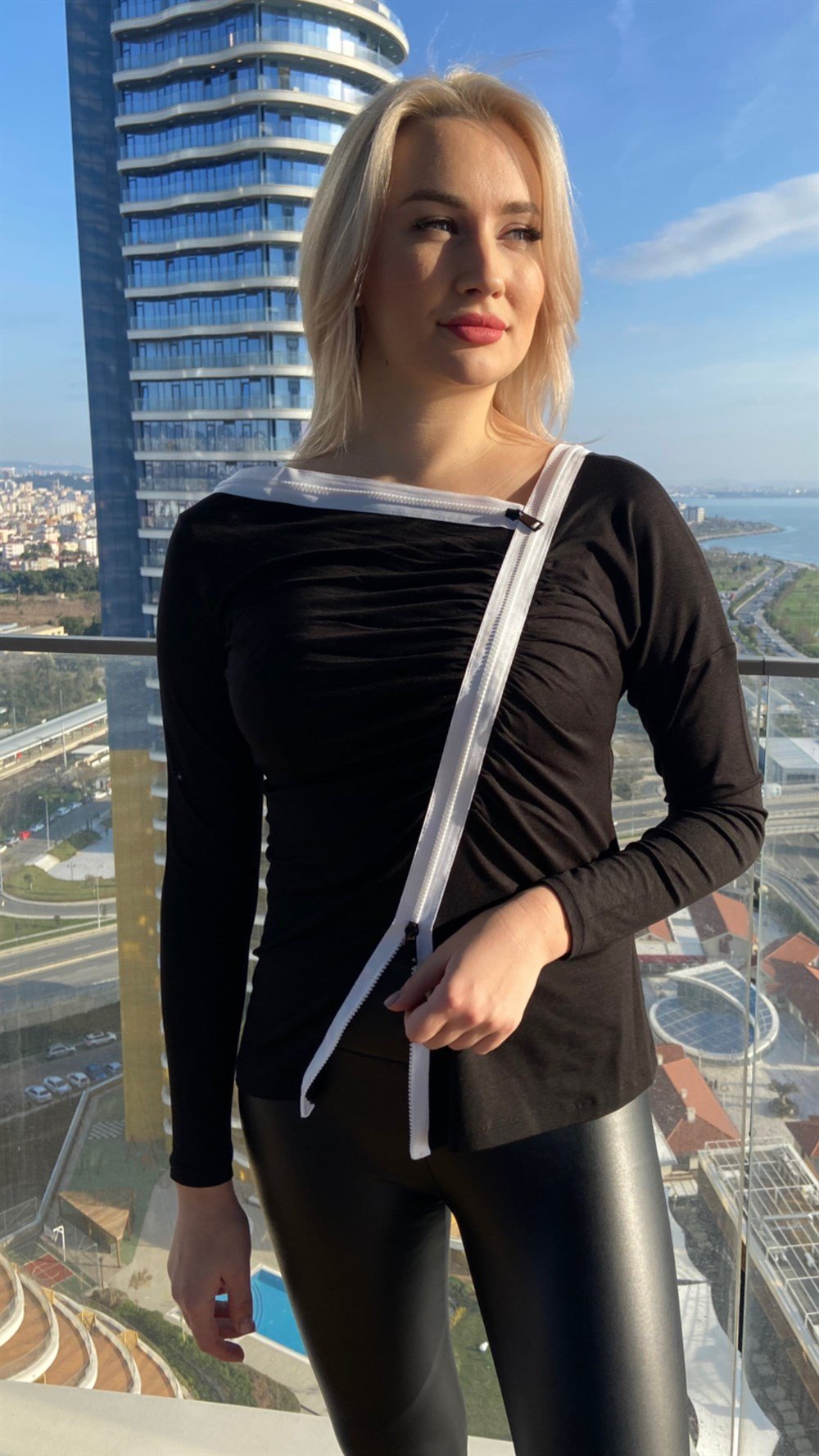 Siyah Beyaz Bluz