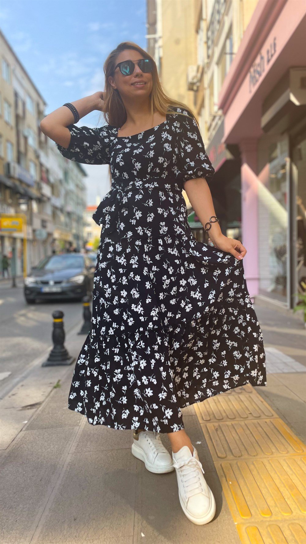 Siyah Çiçekli Elbise