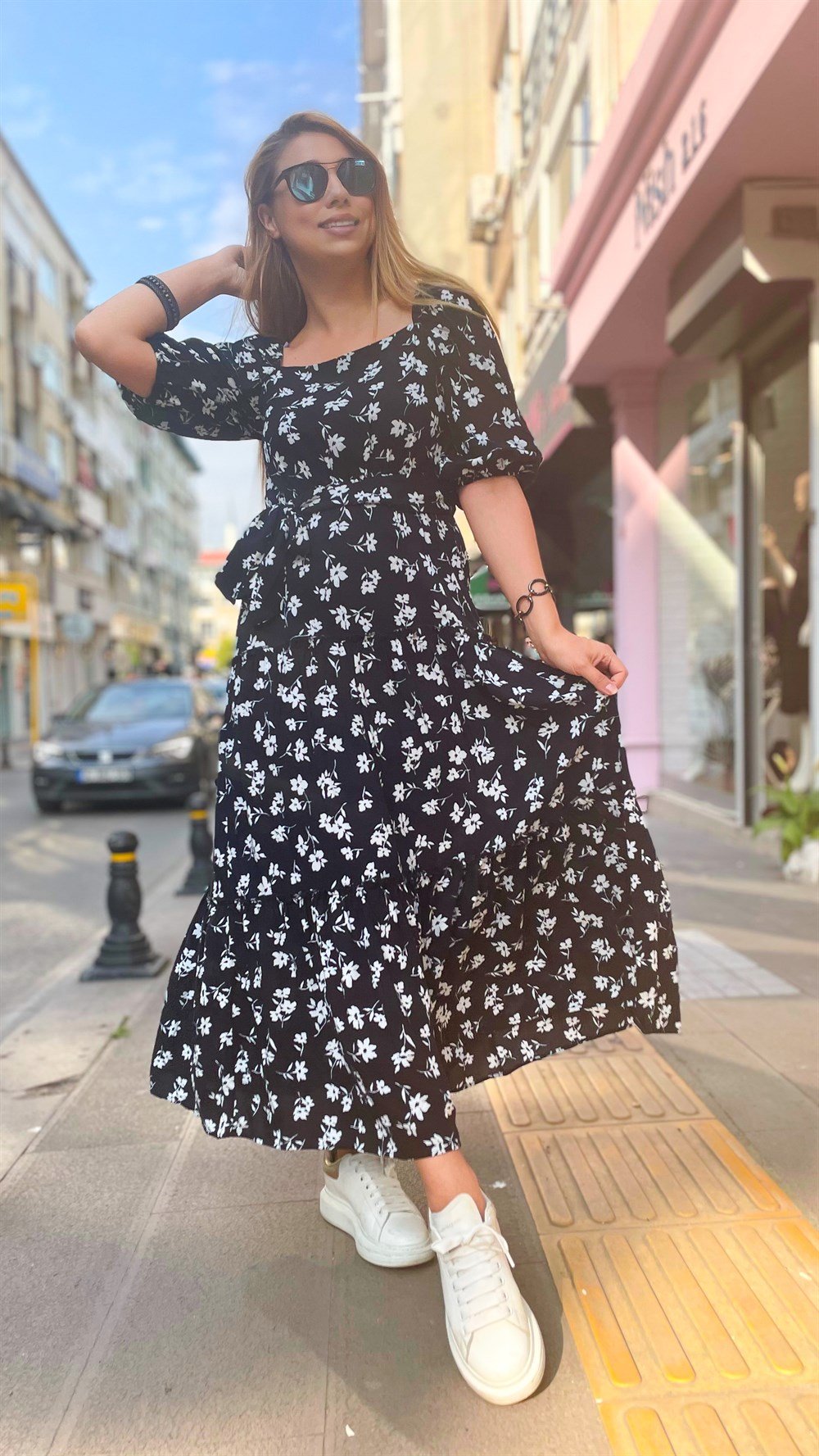 Siyah Çiçekli Elbise