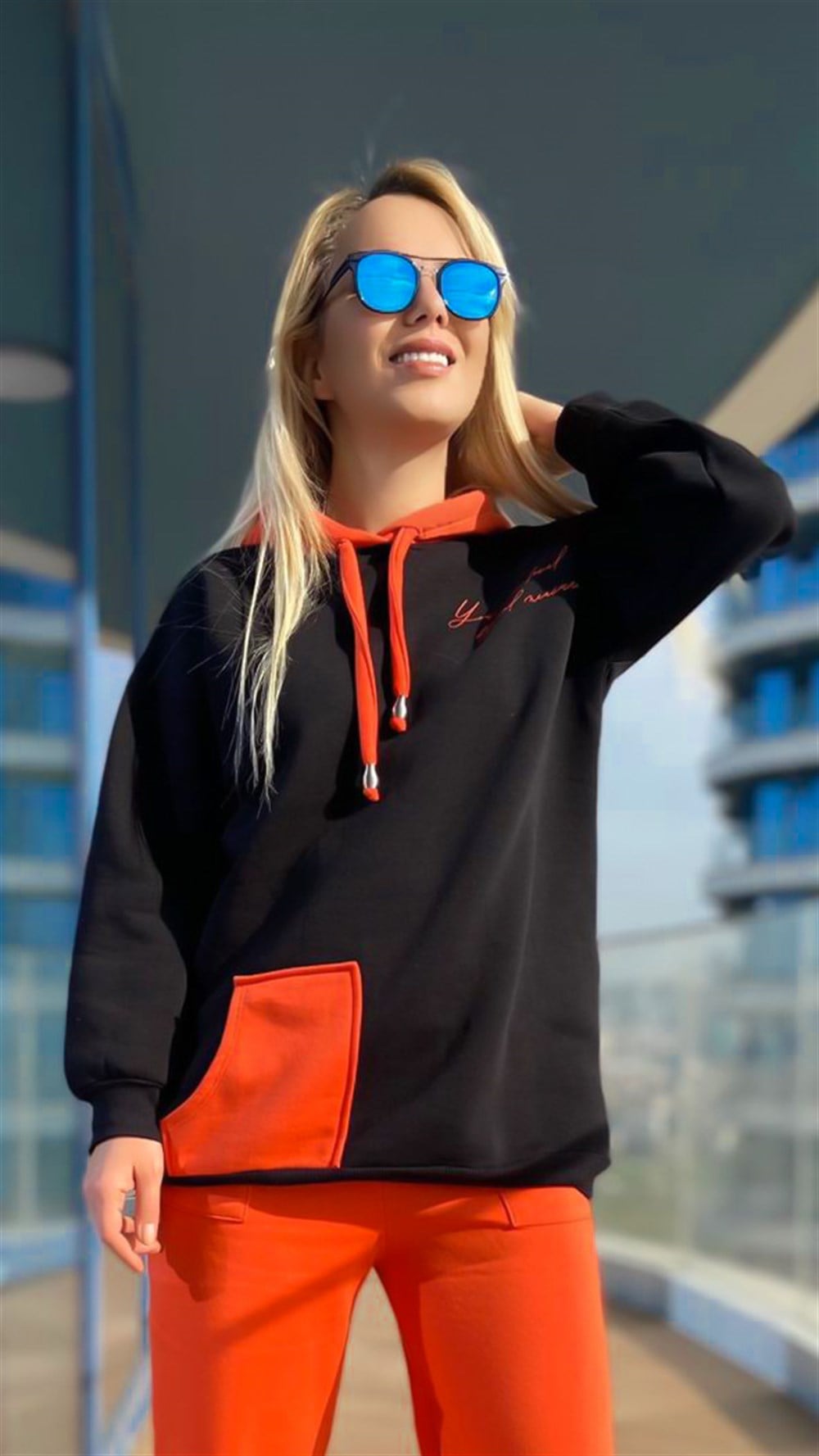 Yan Cep Sweatshirt