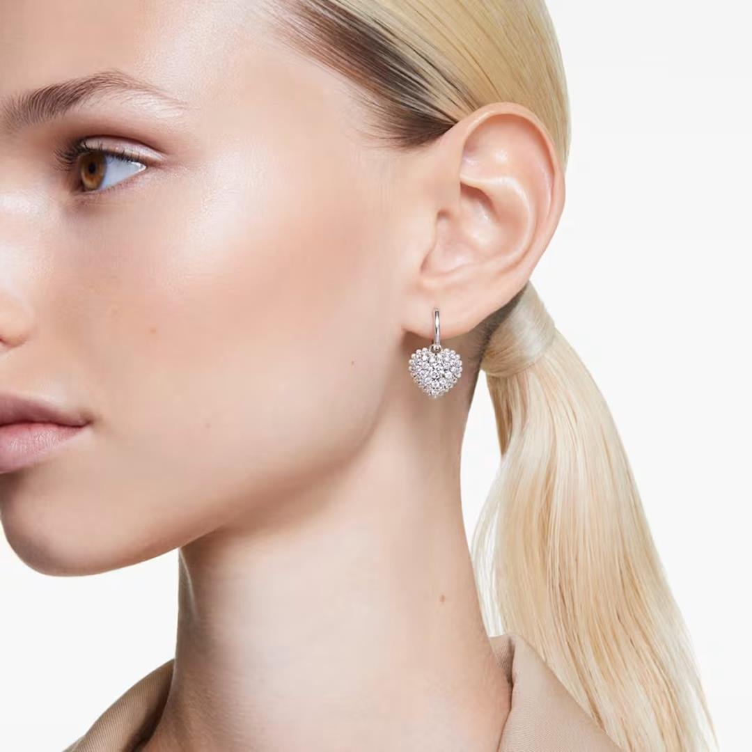 MarkasızSwarovski Hyperboala Kalp Şekilli Taşlı Kadın Küpe