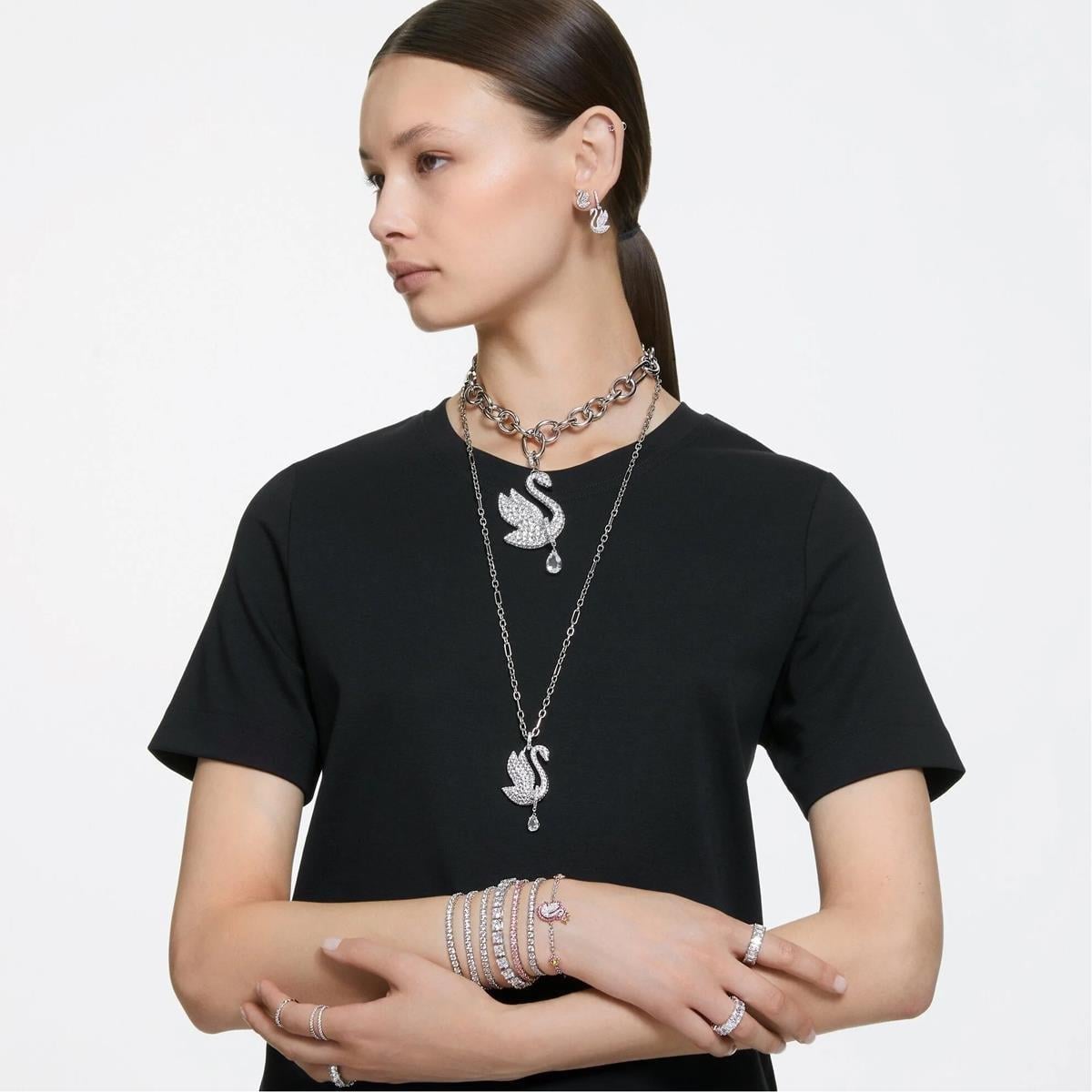 MarkasızSwarovski Iconic Swan Beyaz Kuğu Kadın Küpe