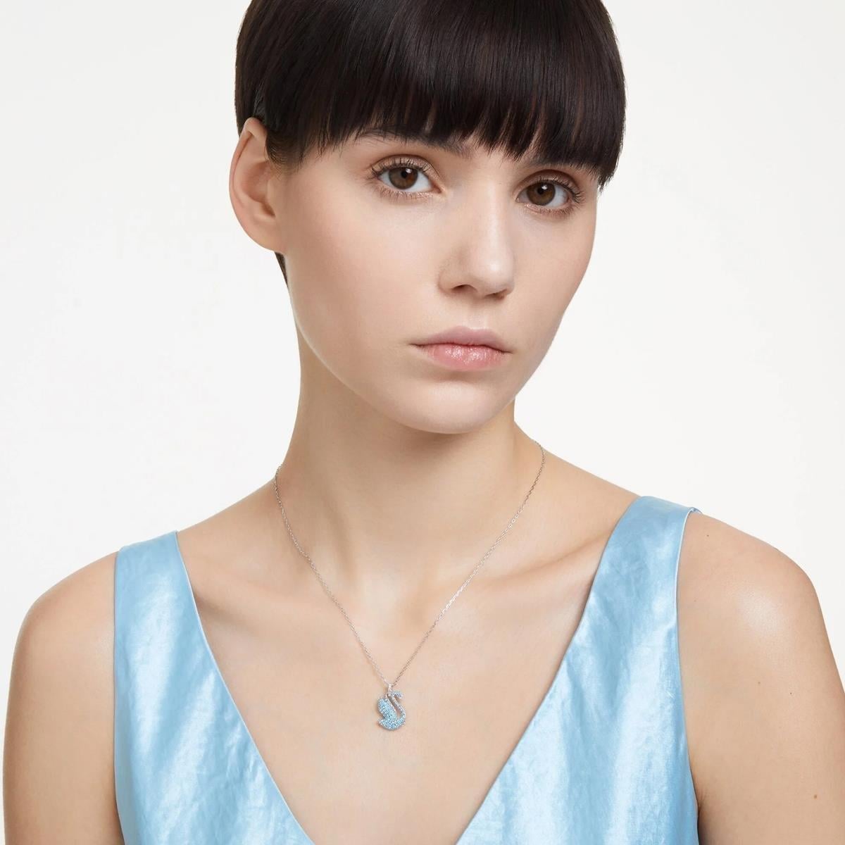 MarkasızSwarovski Iconic Swan Mavi Kuğu KAdın Kolye