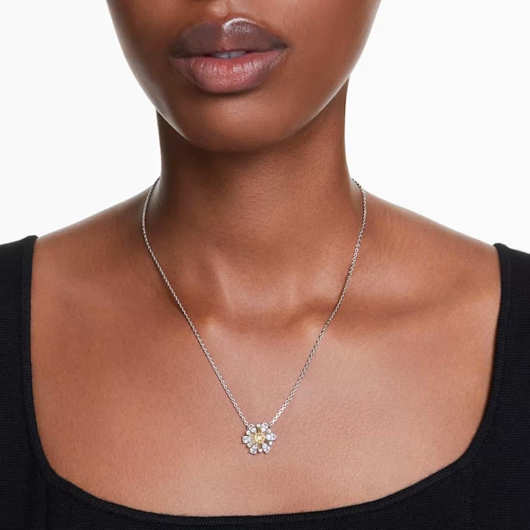 MarkasızSwarovski Idyllia Çiçek Şekilli Kadın Kolye