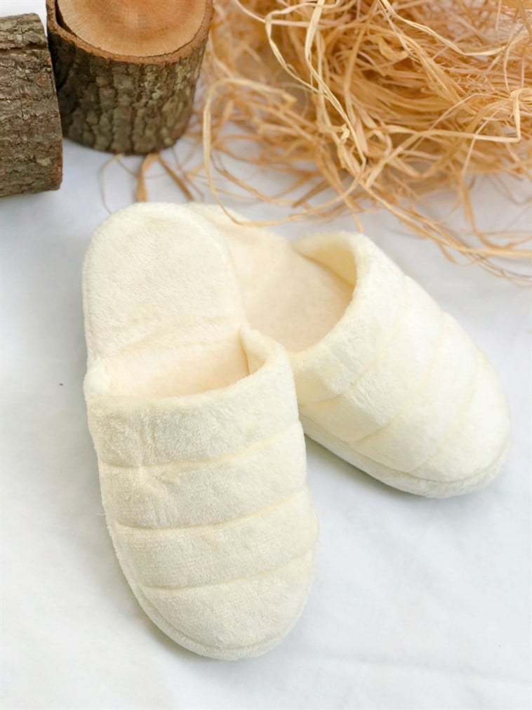 Krem Peluş Kadın Ev Terliği