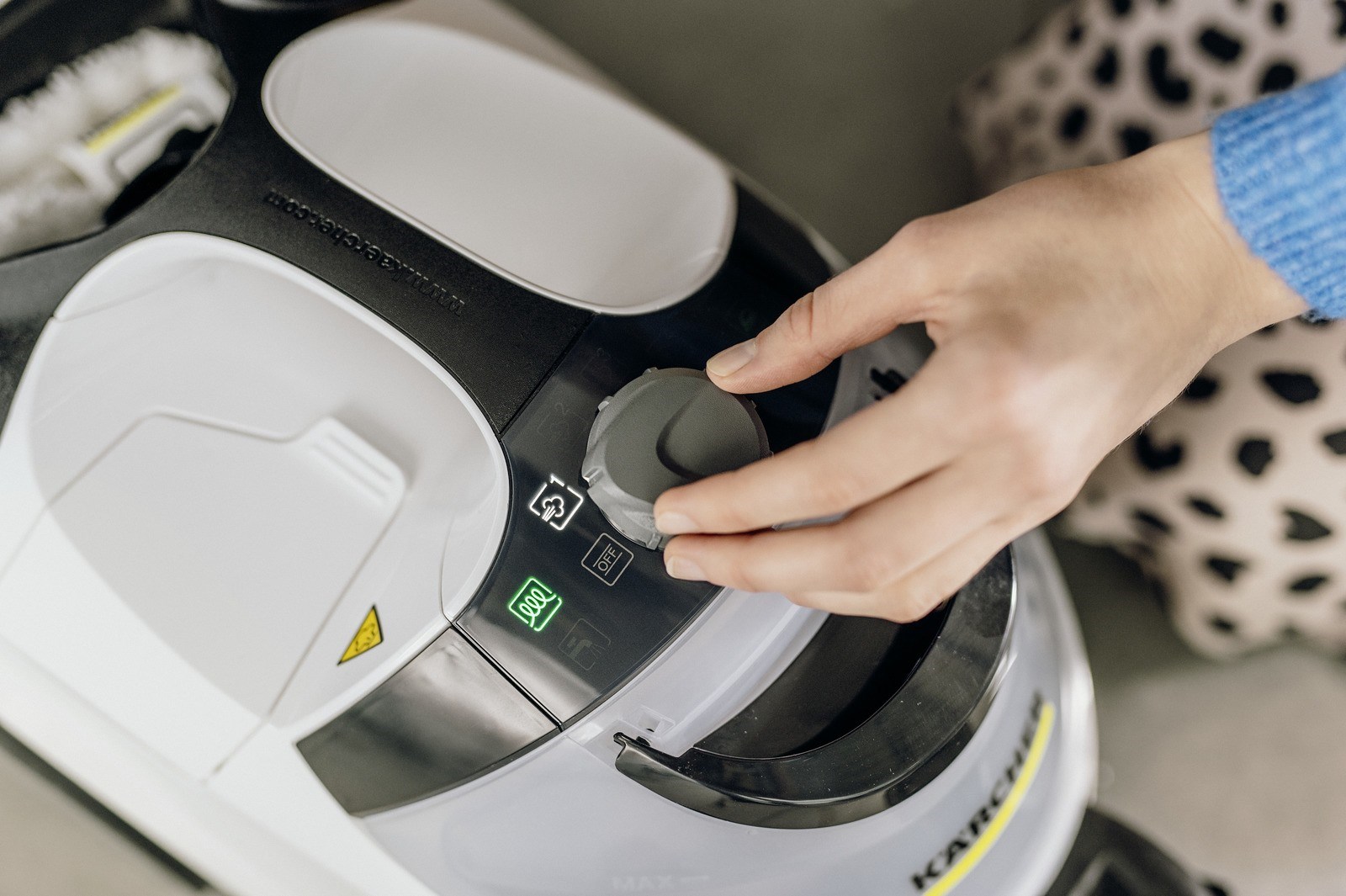 Karcher SC 5 EasyFix Iron Plug EU Buharlı Temizleme Makinesi Beyaz 