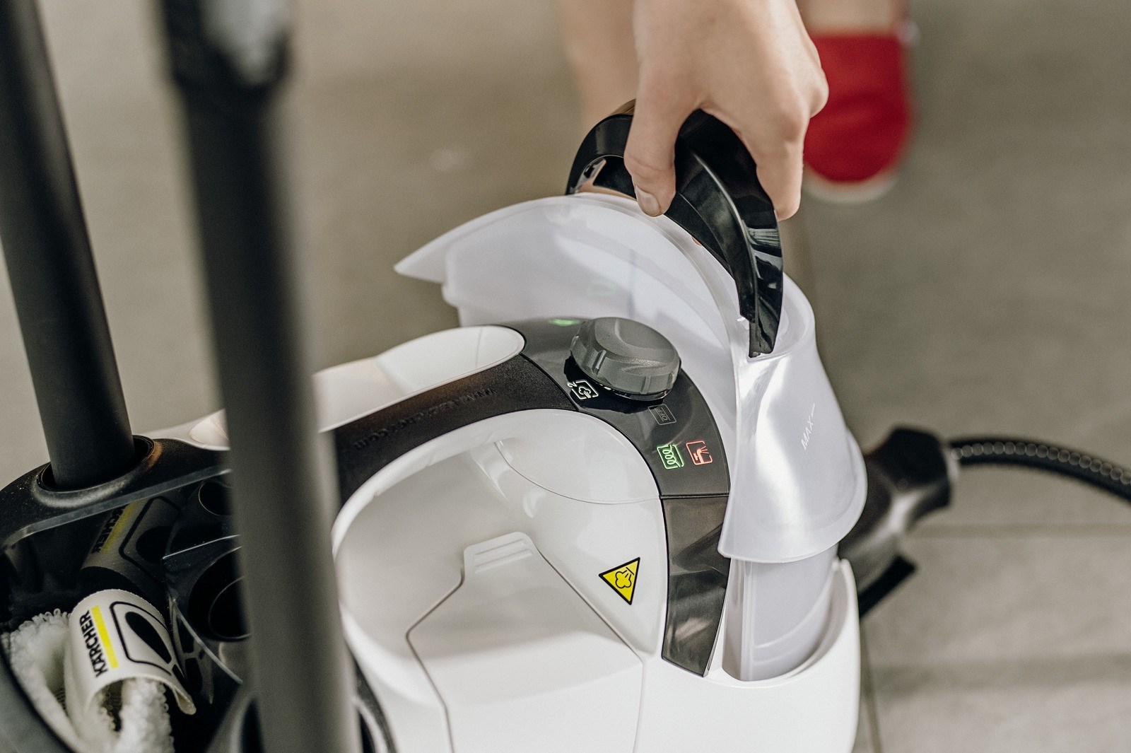 Karcher SC 5 EasyFix Iron Plug EU Buharlı Temizleme Makinesi Beyaz 