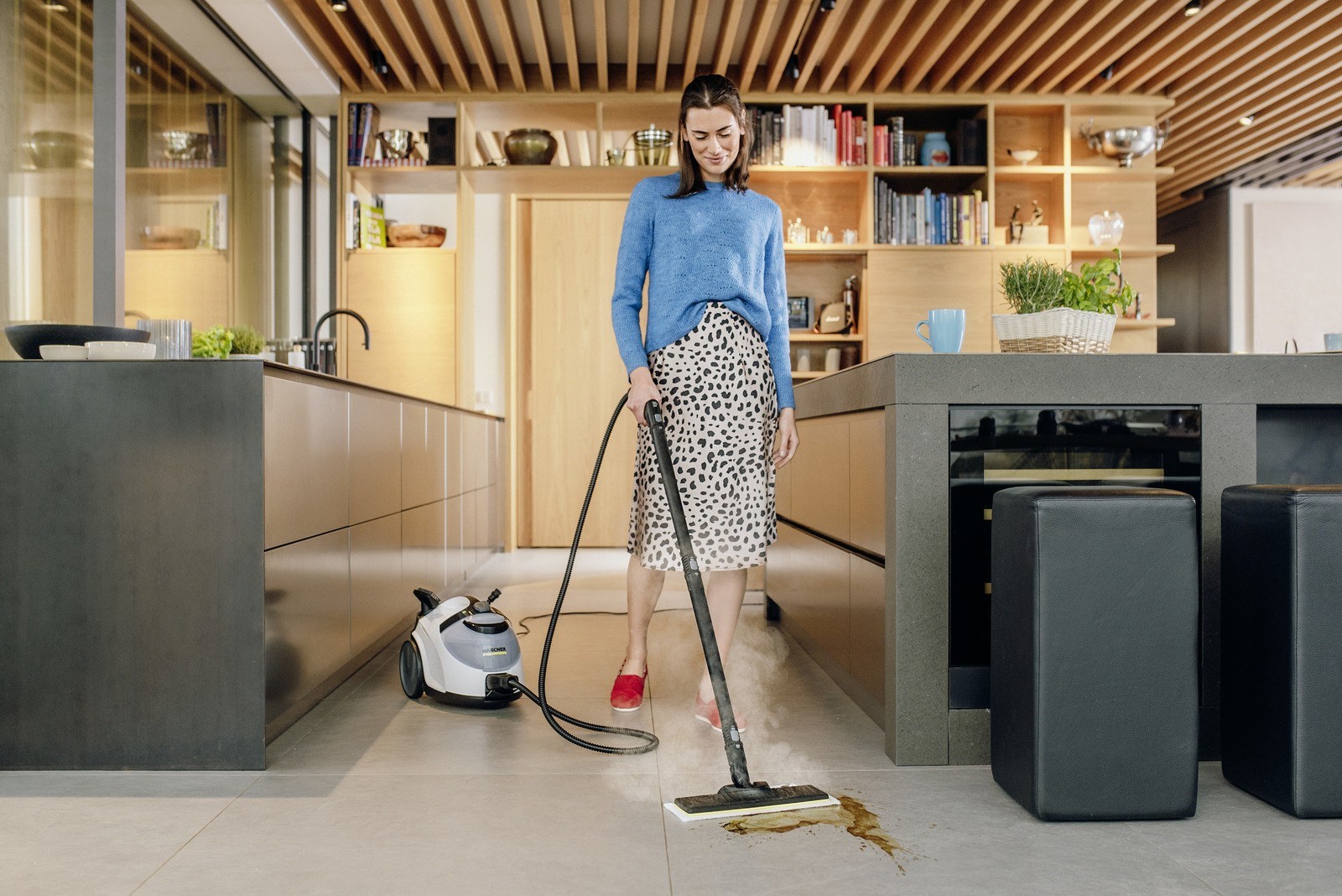 Karcher SC 5 EasyFix Iron Plug EU Buharlı Temizleme Makinesi Beyaz 