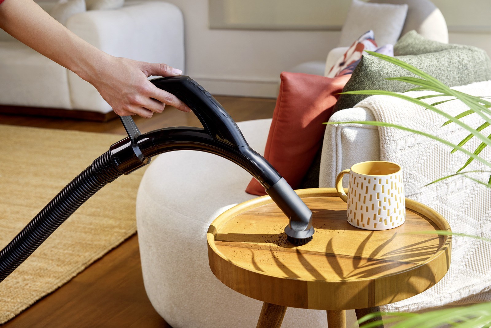 Karcher VCC 6 Cyclonex Dualcontrol BW 800 W Toz Torbasız Elektrikli Süpürge 