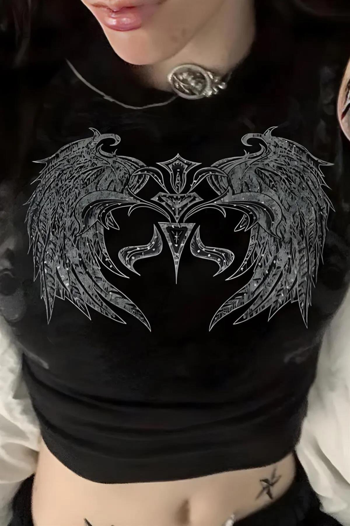 Kadın Gothic Chest Wing Crop Siyah