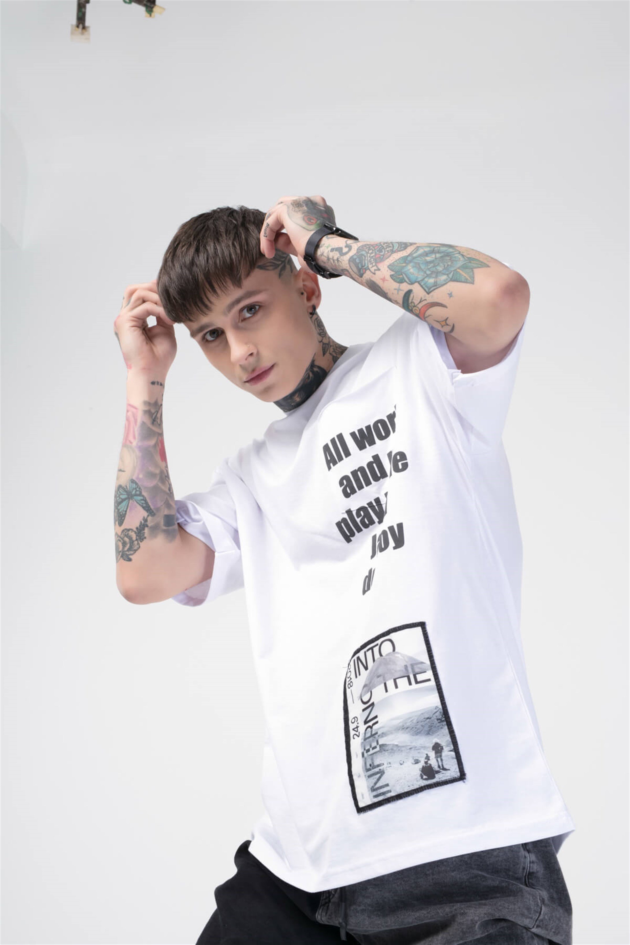 The Champ İnto Unisex Tshirt Beyaz