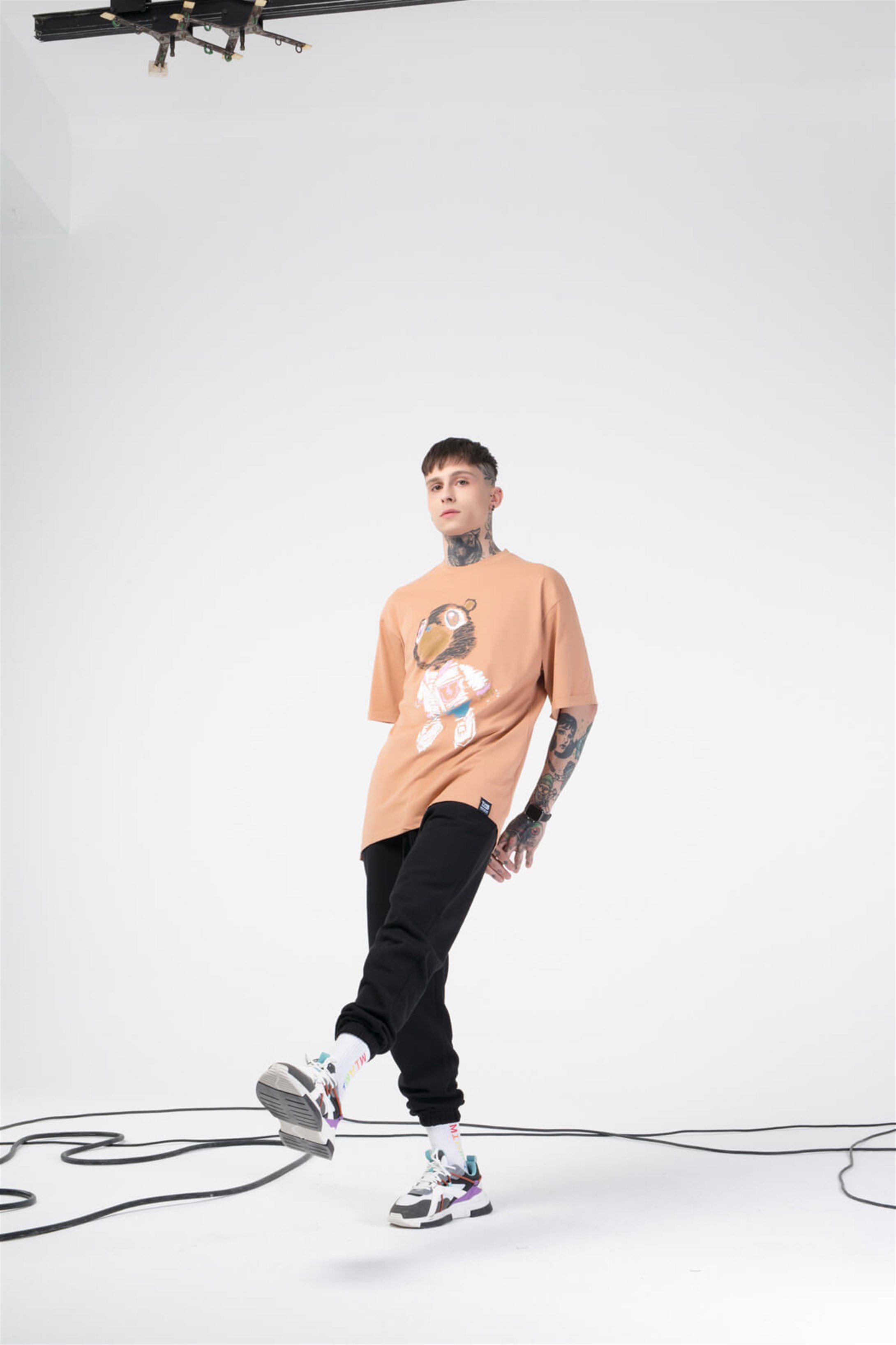 The Champ Paint Bear Unisex Tshirt Bej