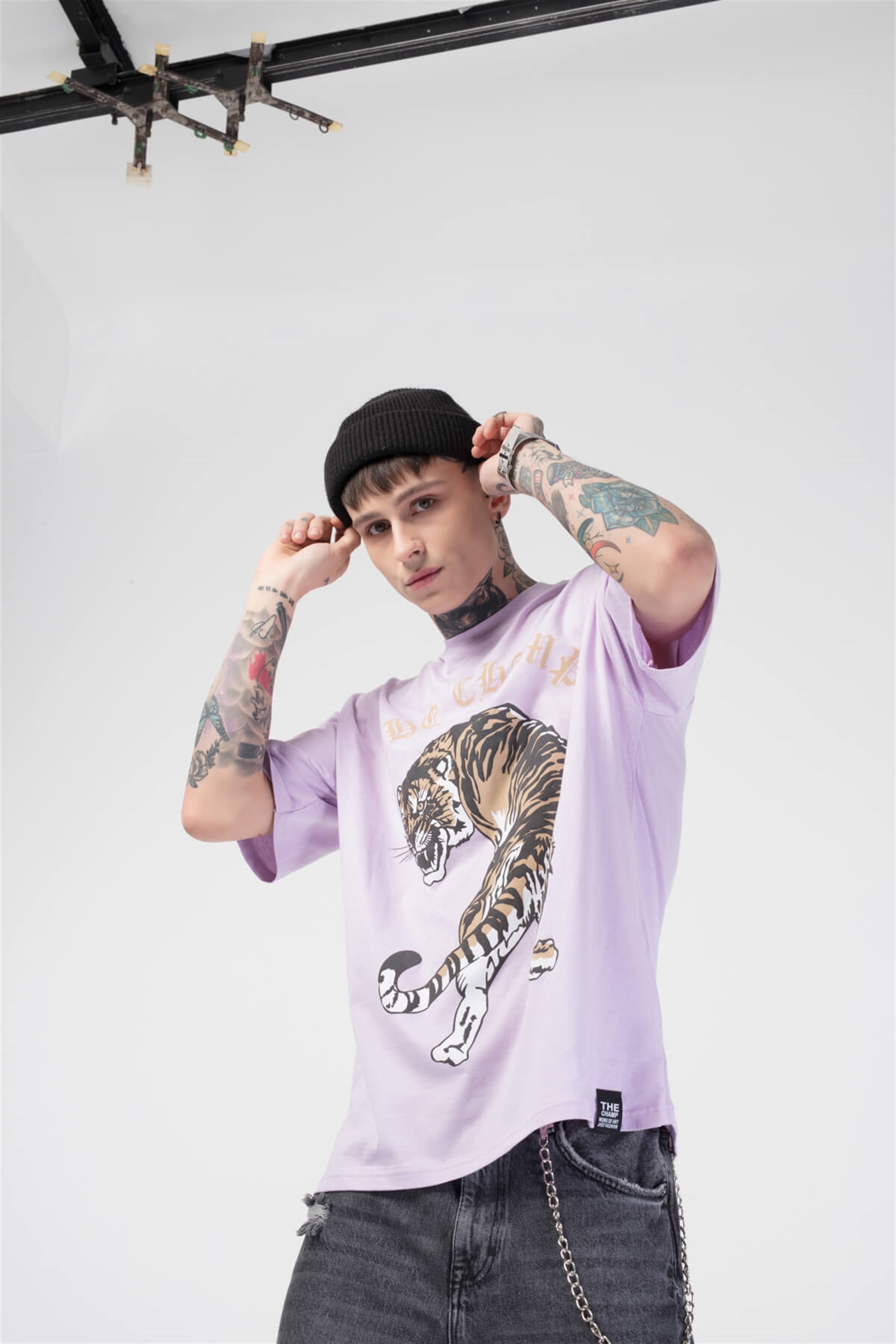 The Champ Tiger Unisex Tshirt Lila
