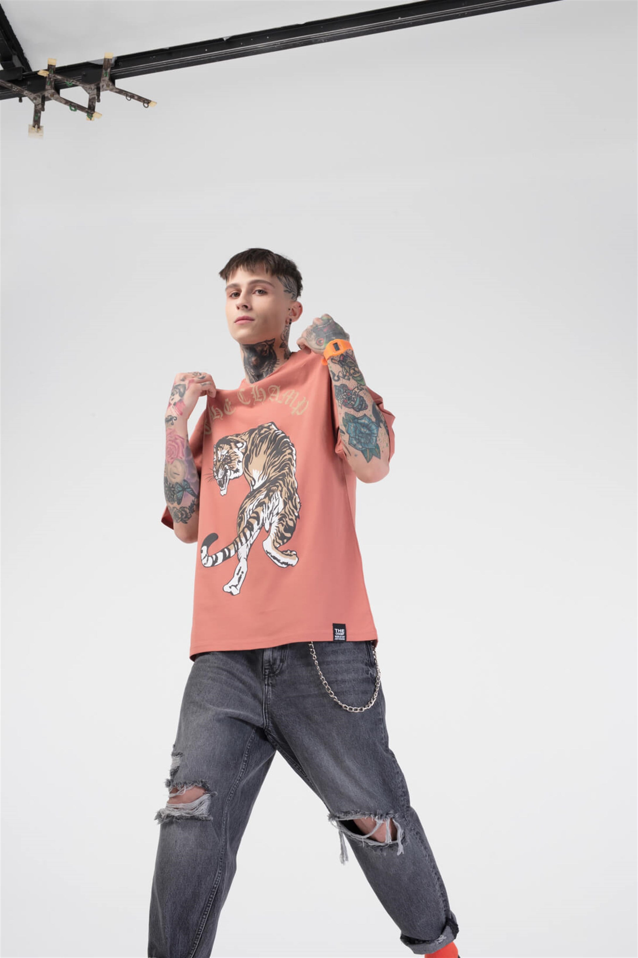 The Champ Tiger Unisex Tshirt Pembe