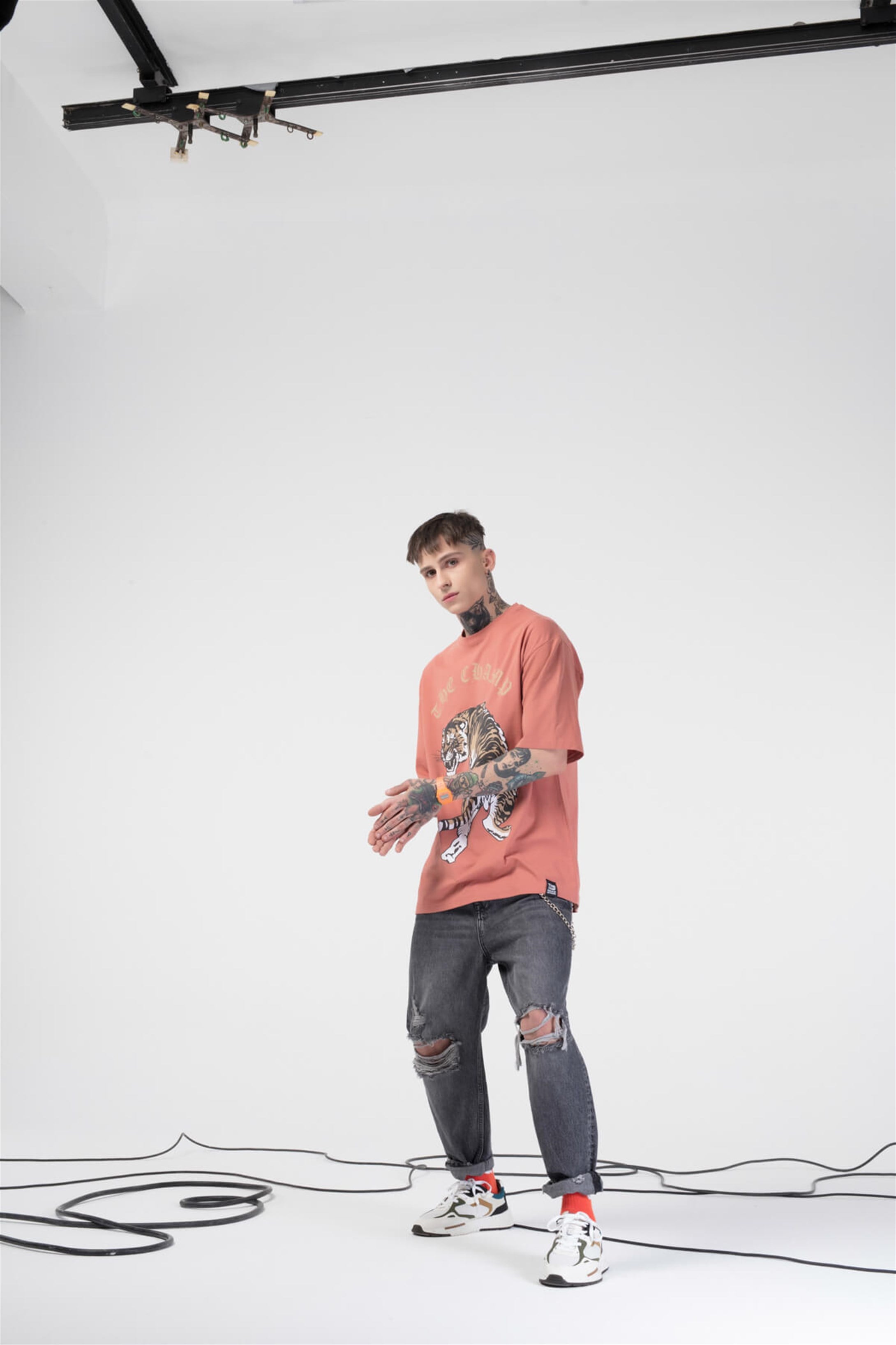 The Champ Tiger Unisex Tshirt Pembe
