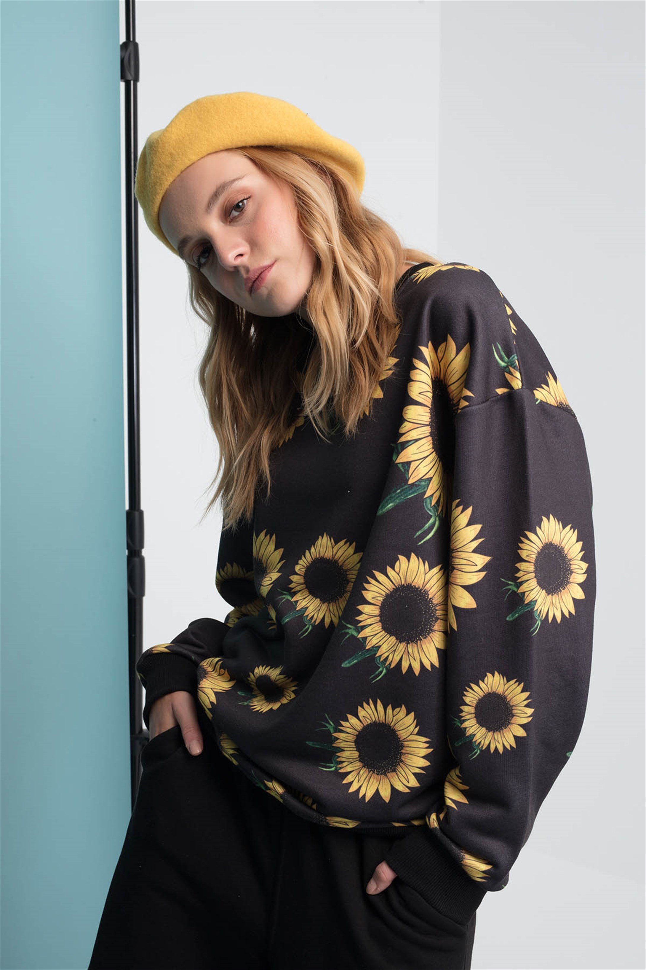 Trendiz Daisy Unisex Yuvarlak Yaka Sweatshirt Siyah 131107
