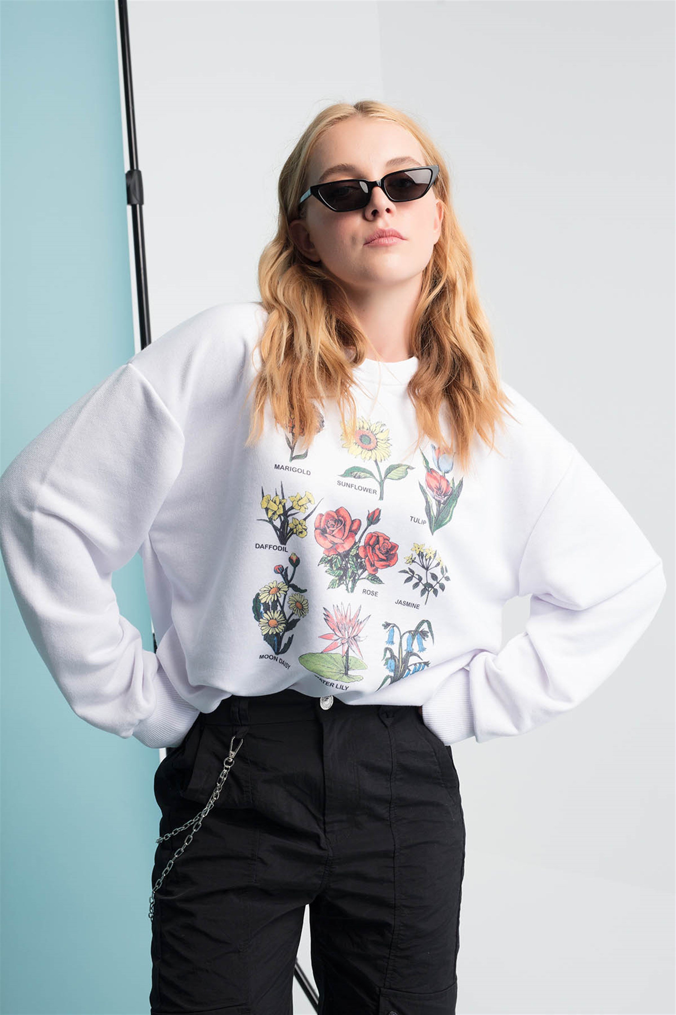 Trendiz Flowers Yuvarlak Yaka Sweatshirt Beyaz 111137