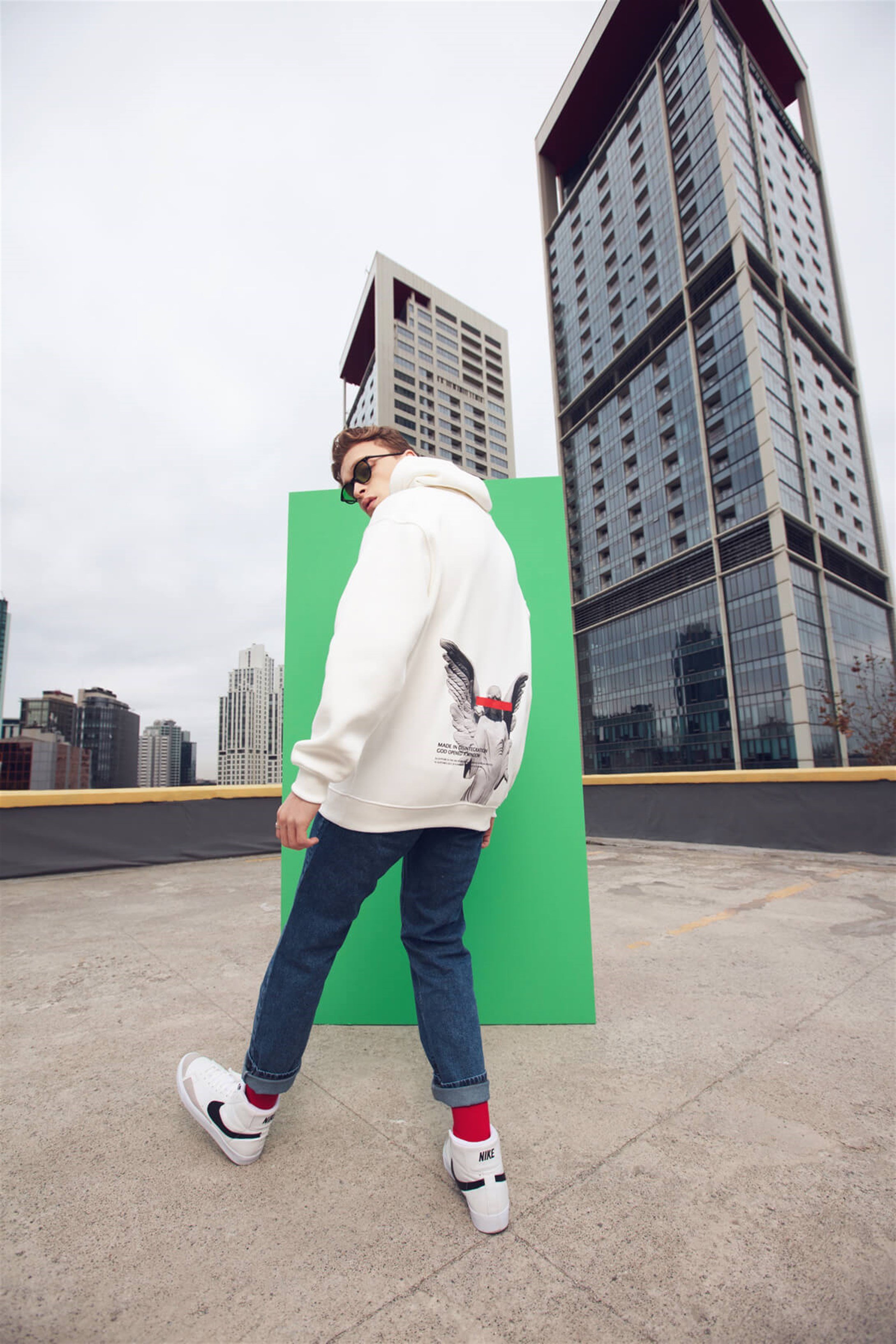 Trendiz Made in Disintegration Beyaz Unisex Sweatshirt