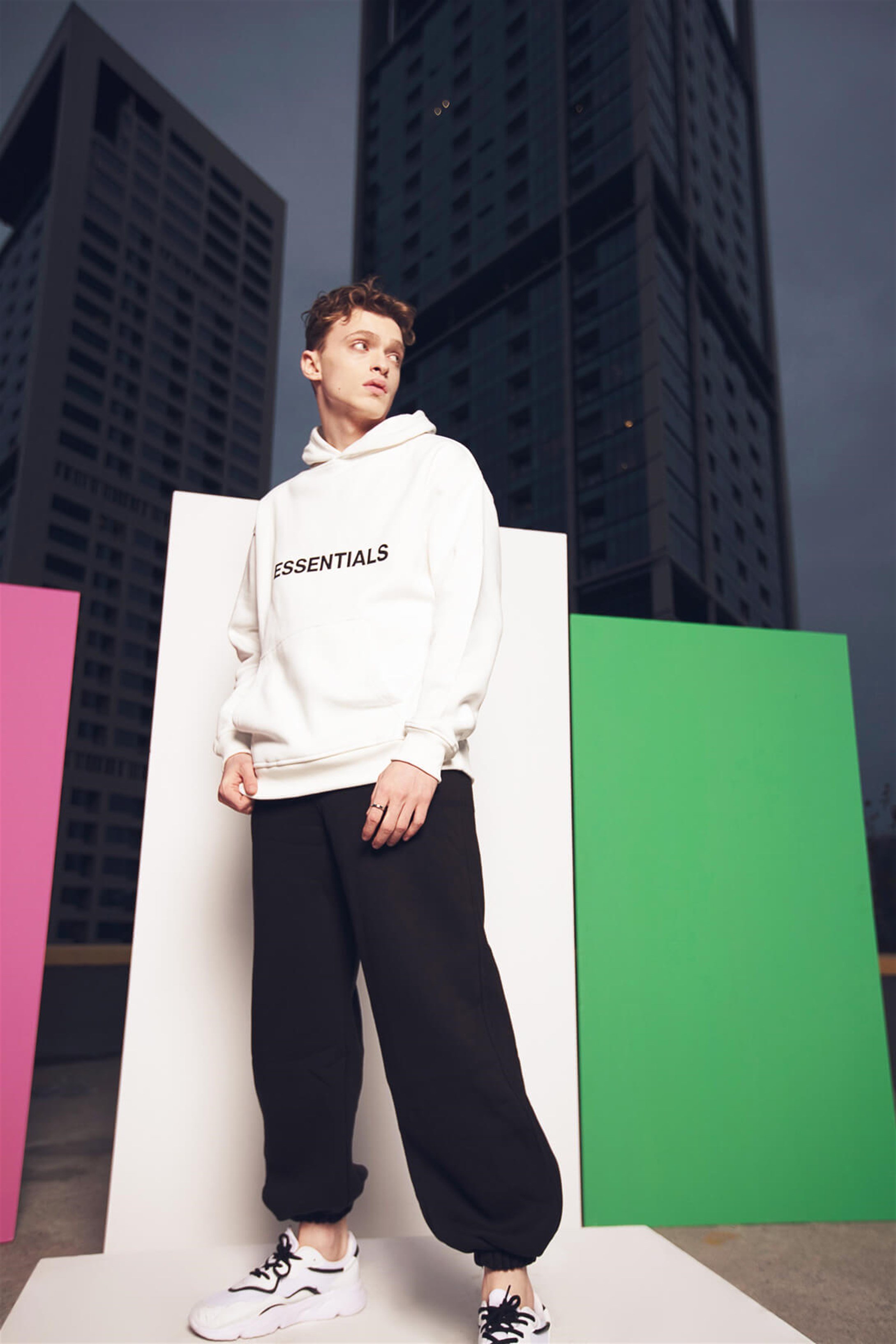 Trendiz Unisex Beyaz Essentials Sweatshirt