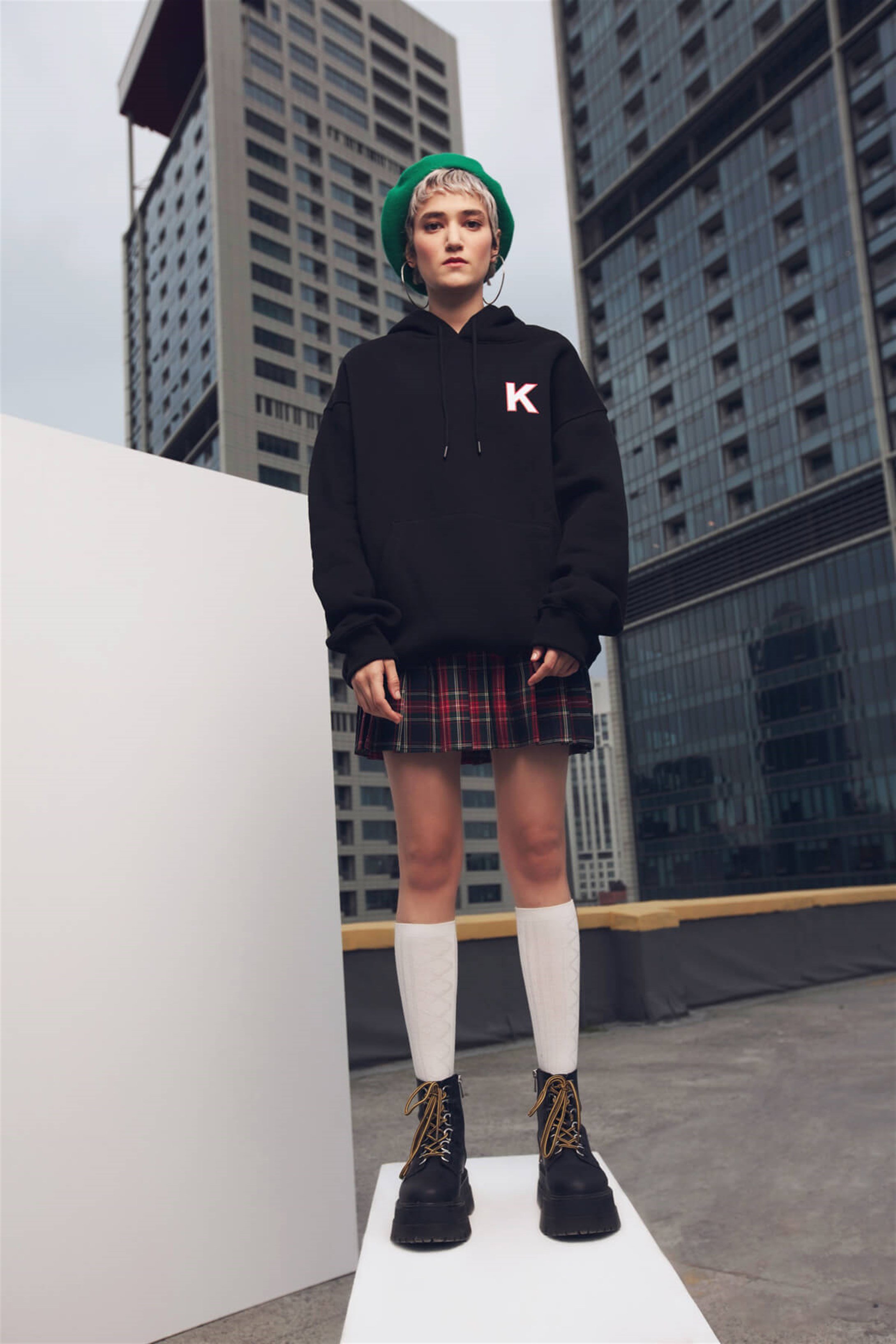 Trendiz Unisex K Harfli Siyah Sweatshirt