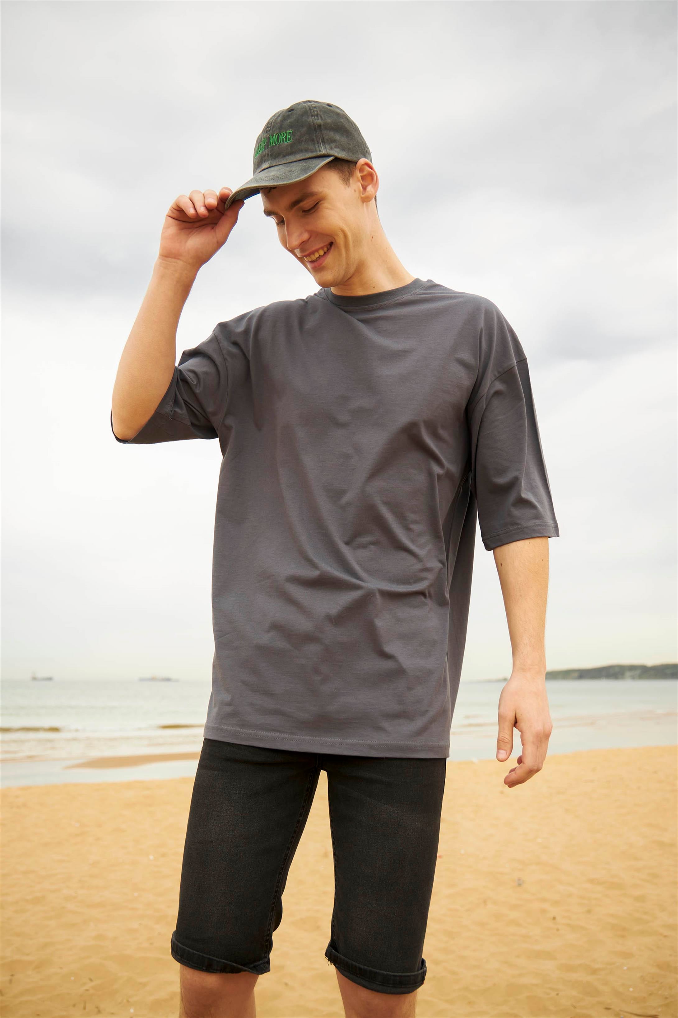 Trendiz Unisex Kanye Pigeon Tshirt Antrasit