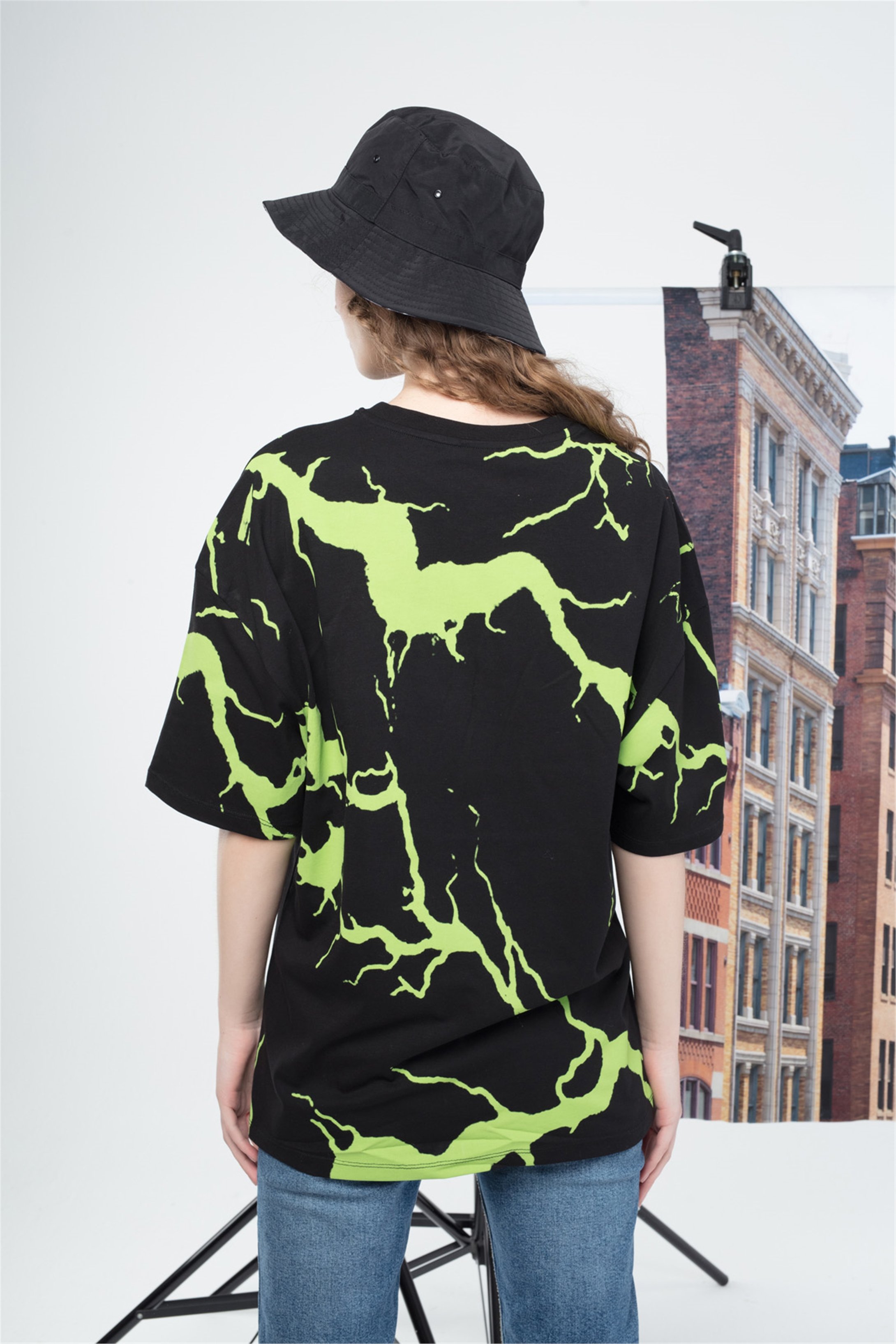 Trendiz Unisex Şimşek Neon Baskılı Tshirt Siyah