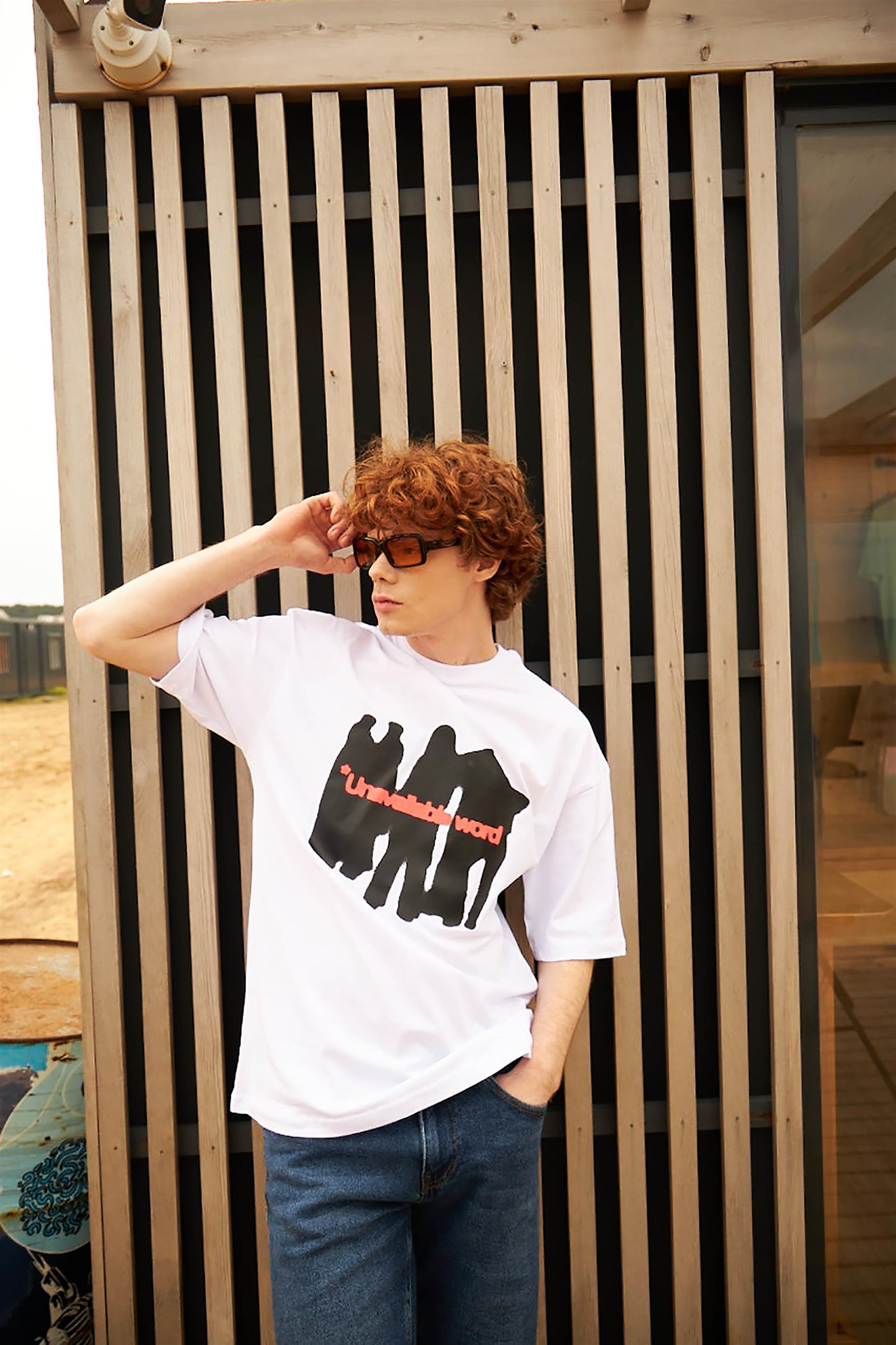 Trendiz Unisex Unavailable World Tshirt Beyaz