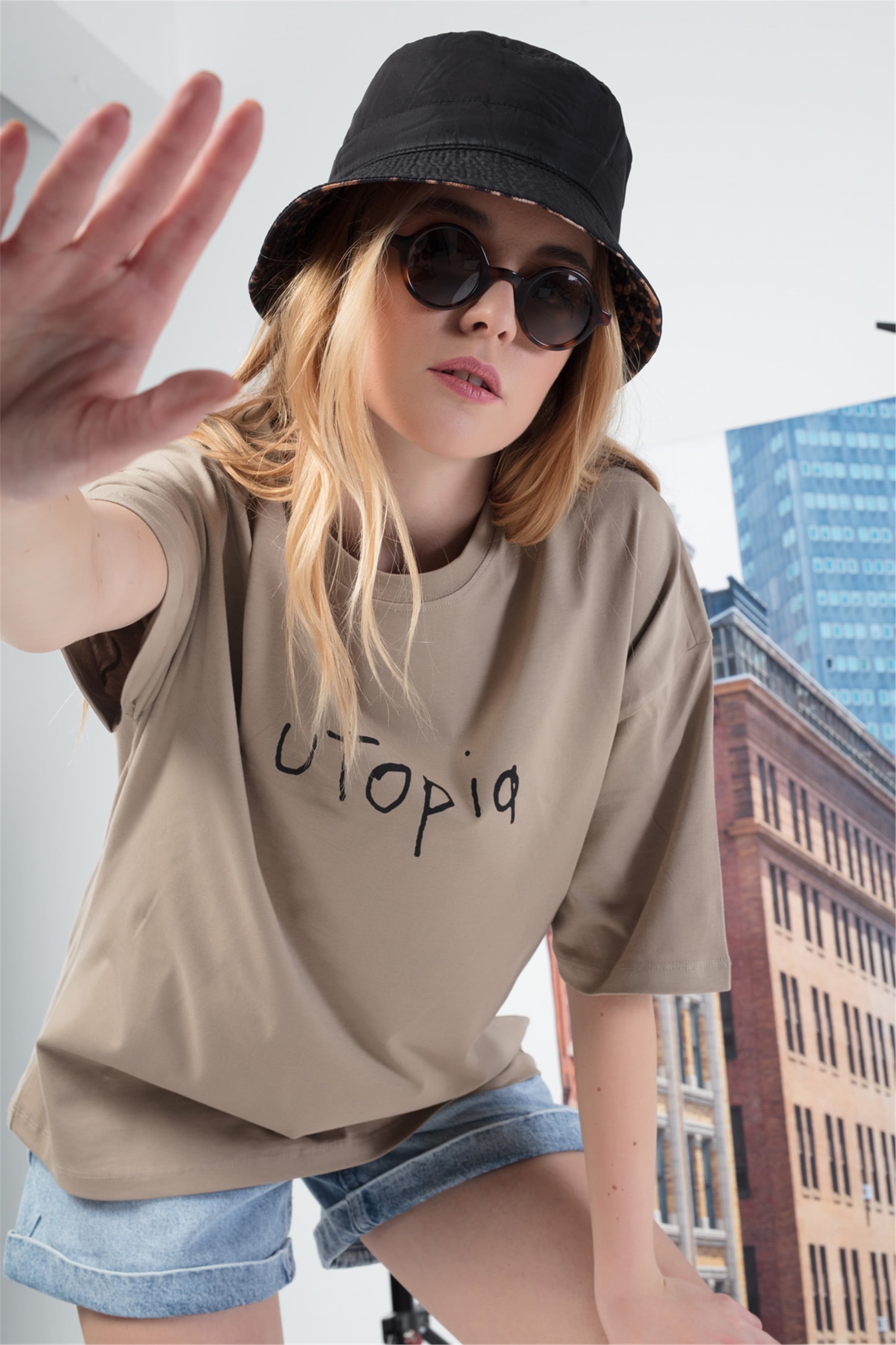 Trendiz Unisex Utopia Tshirt Bej