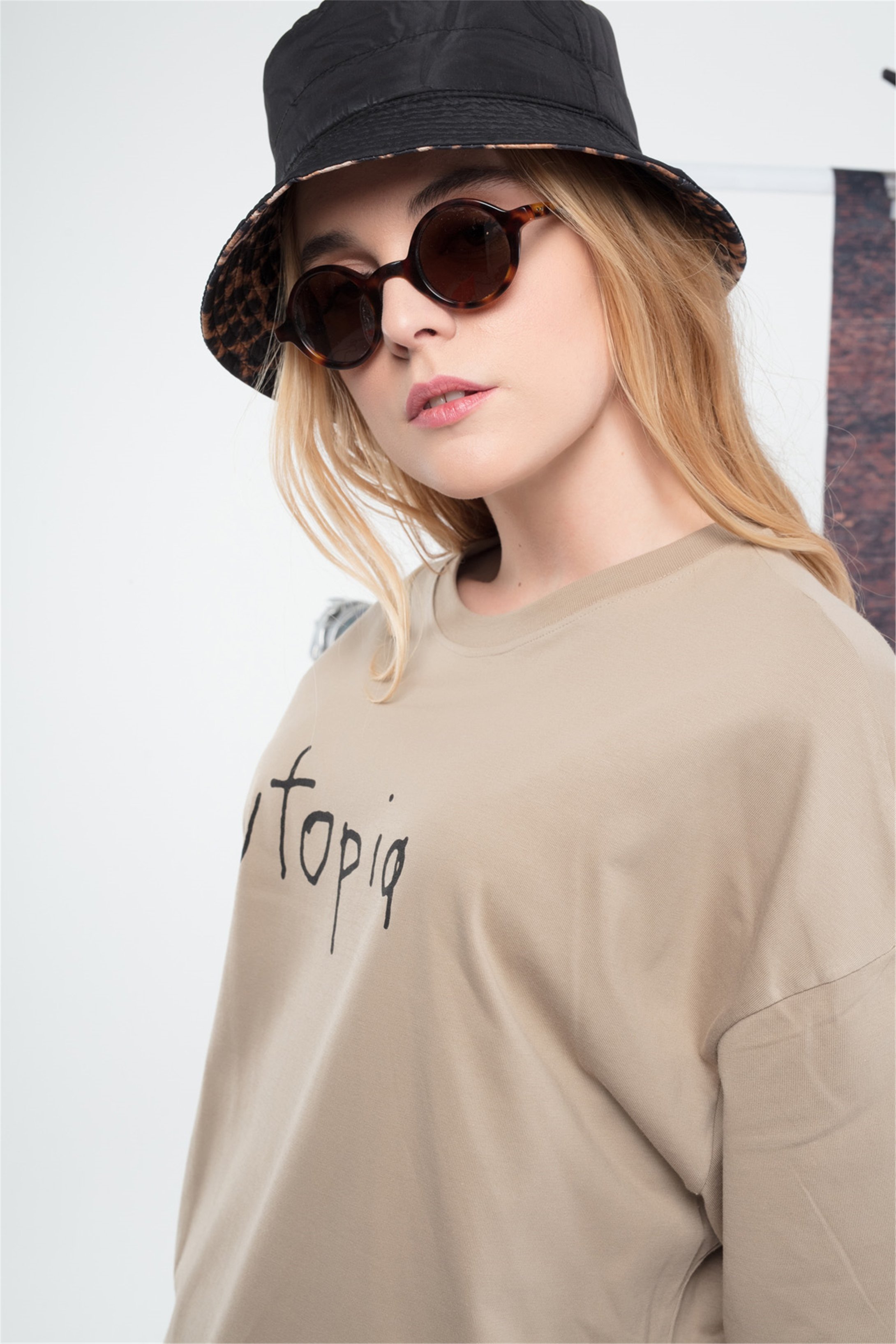 Trendiz Unisex Utopia Tshirt Bej