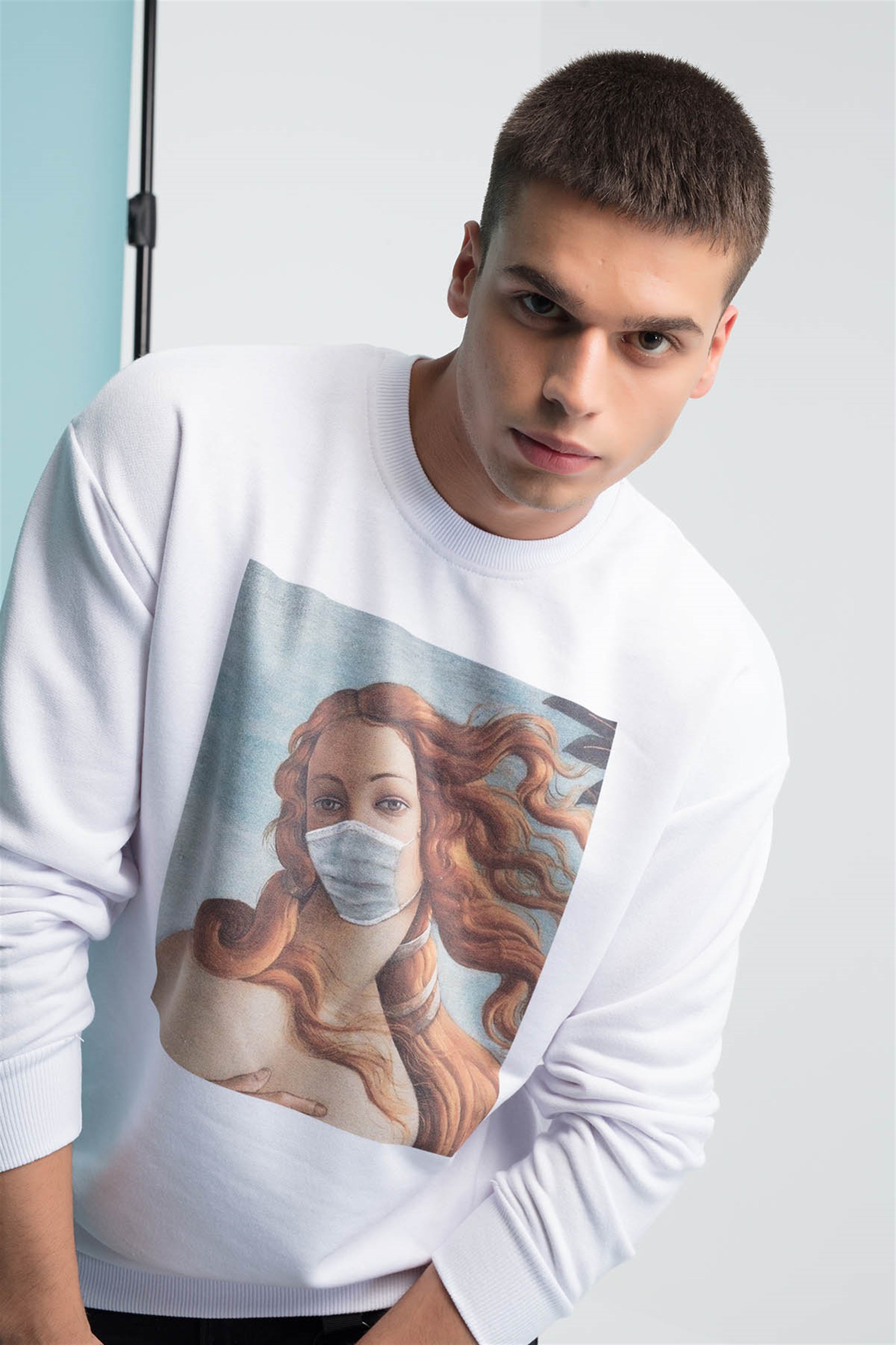 Trendiz Venus Mask Yuvarlak Yaka Sweatshirt Beyaz 111121