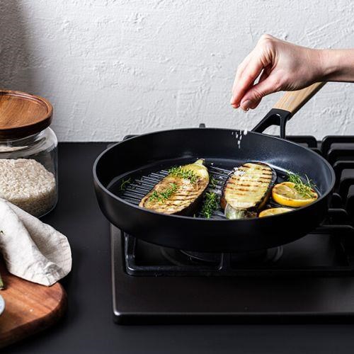 GreenPan Eco Smartshape 28Cm Meşe Sap Görünümlü Grill Tava Yuvarlak