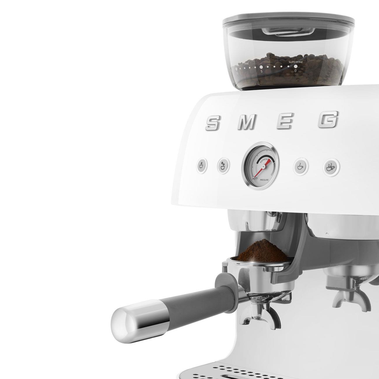 SMEG EGF03WHEU KAHVE ÖĞÜTÜCÜ ESPRESSO MAKİNASI BEYAZ