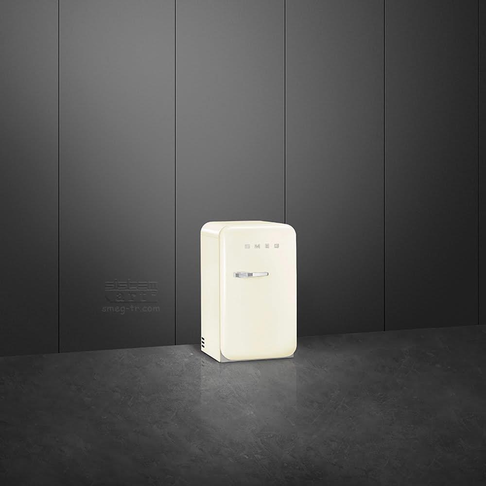 Smeg Fab5 Krem Retro Mini Buzdolabı Sağ Menteşe