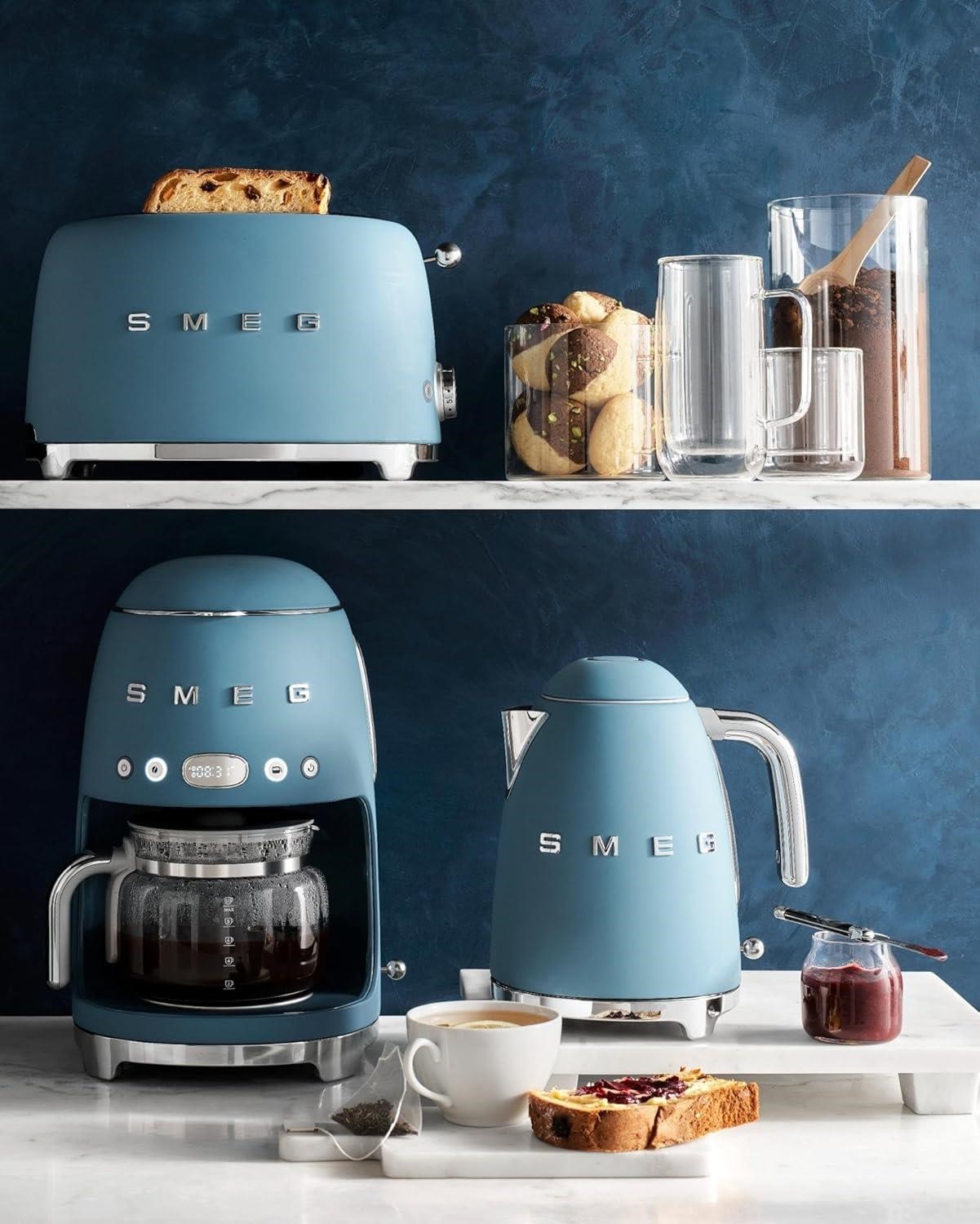 Smeg Filtre Kahve Makinesi Mat Storm Blue - Fırtına Mavisi - DCF02SBMEU