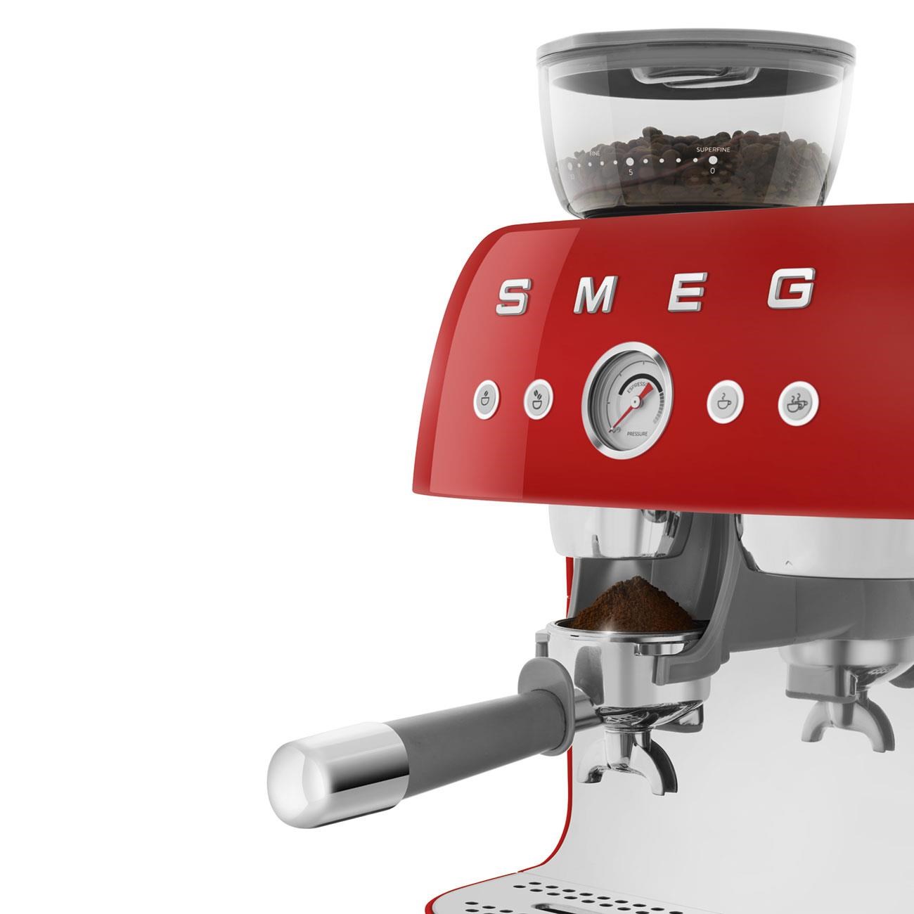 SMEG STANDART KAHVE ÖĞÜTÜCÜLÜ ESPRESSO MAKİNASI KIRMIZI