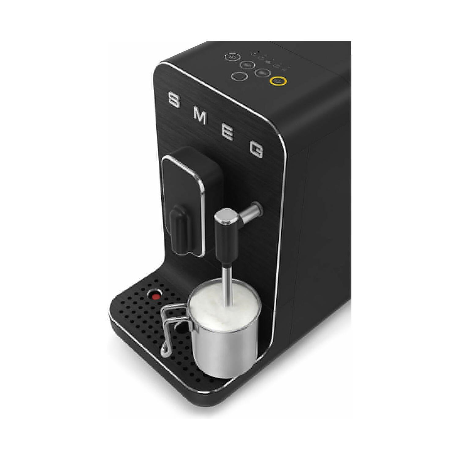 SMEG TAM OTOMATİK KAHVE MAKINASI FULL BLACK