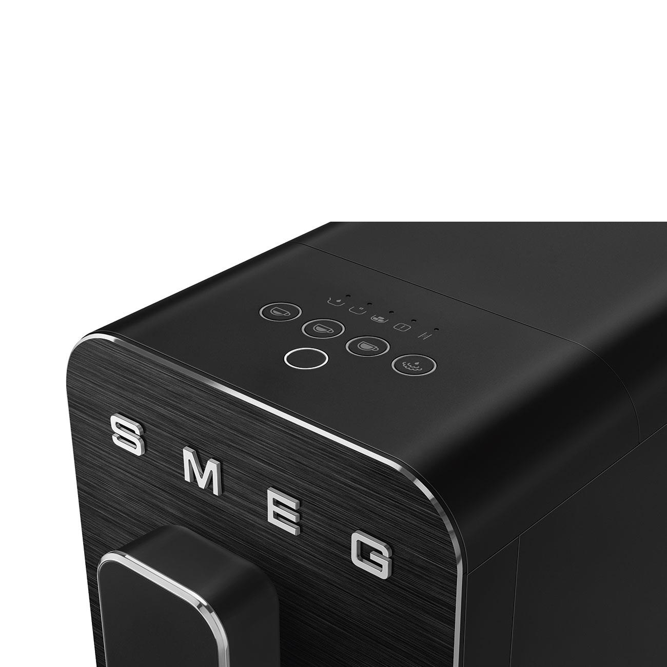 SMEG TAM OTOMATİK KAHVE MAKINASI FULL BLACK