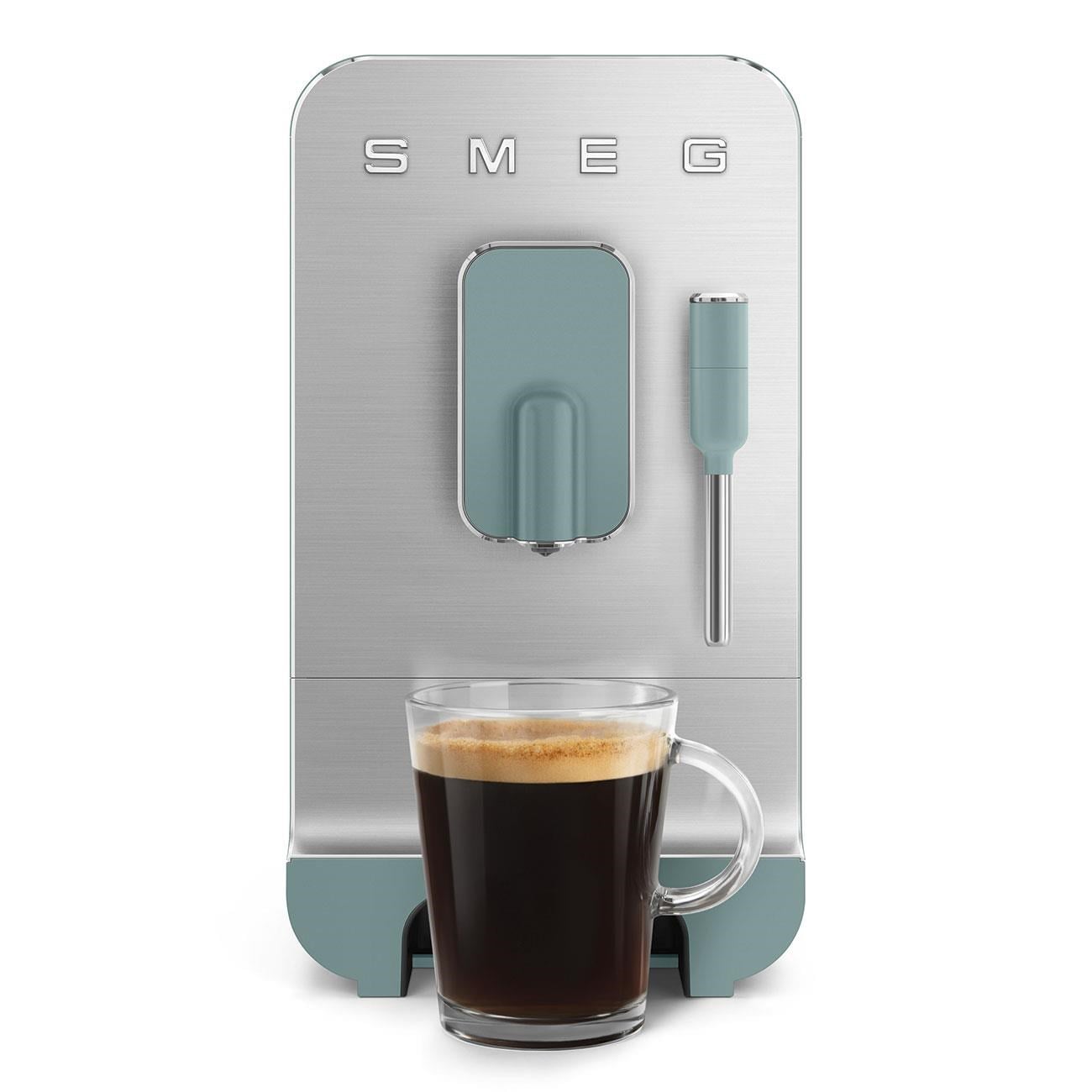 SMEG TAM OTOMATİK KAHVE MAKINASI ZÜMRÜT YEŞİLİ