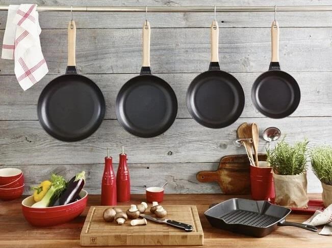 Staub 20cm Ahşap Tutacaklı Demir Döküm Kızartma Tavası - 405119500