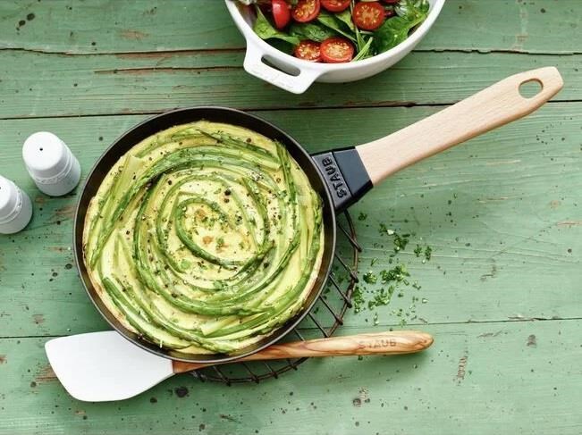 Staub 20cm Ahşap Tutacaklı Demir Döküm Kızartma Tavası - 405119500