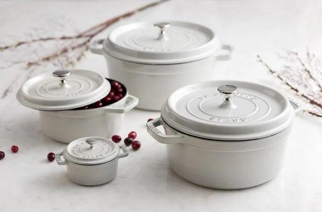 Staub 24cm 3,7Lt Trüf Beyazı Yuvarlak Döküm Tencere - 405014120