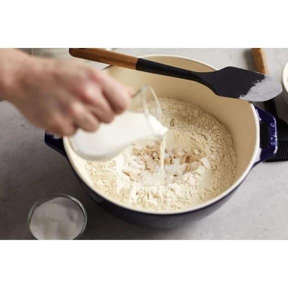 Staub Hamur Sıyırıcı Silikon 30 Cm Siyah