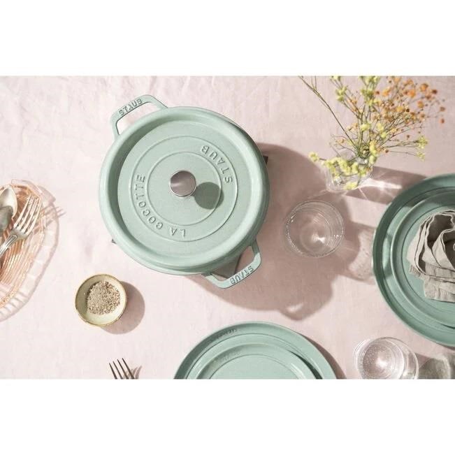 Staub LA COCOTTE 20 Cm 2,2Lt Adaçayı Yuvarlak Döküm Tencere - 405087030