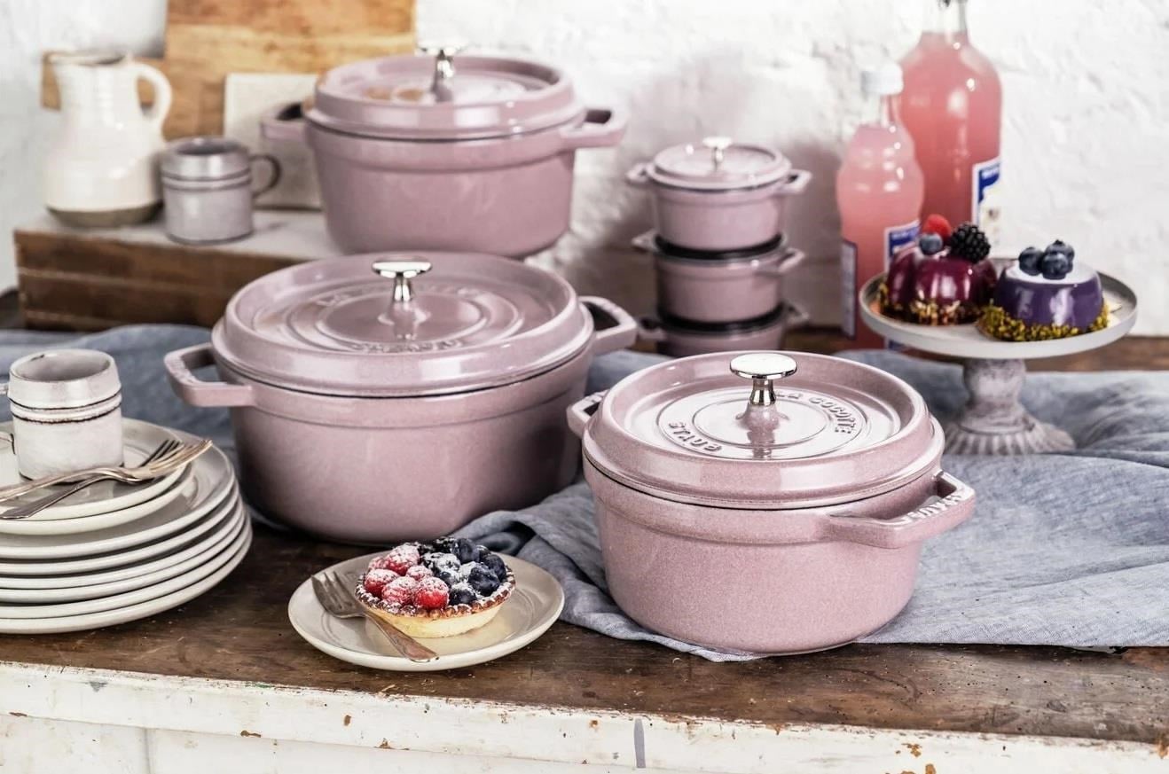 Staub LA COCOTTE 24Cm 3,7 Kiraz Çiçeği Yuvarlak Döküm Tencere - 405088590